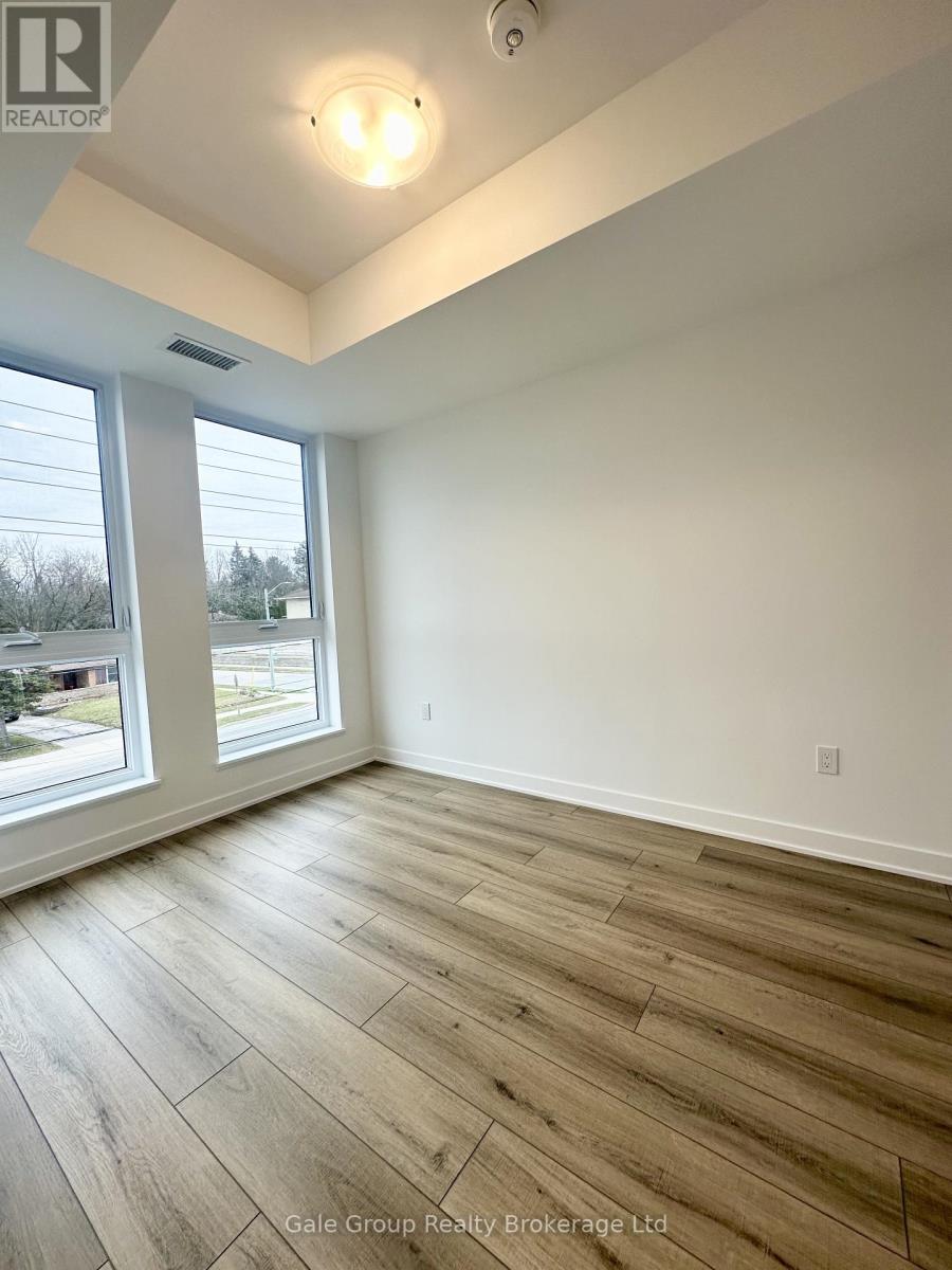 204 - 312 Erb Street W, Waterloo, Ontario  N2L 1W3 - Photo 8 - X12712262