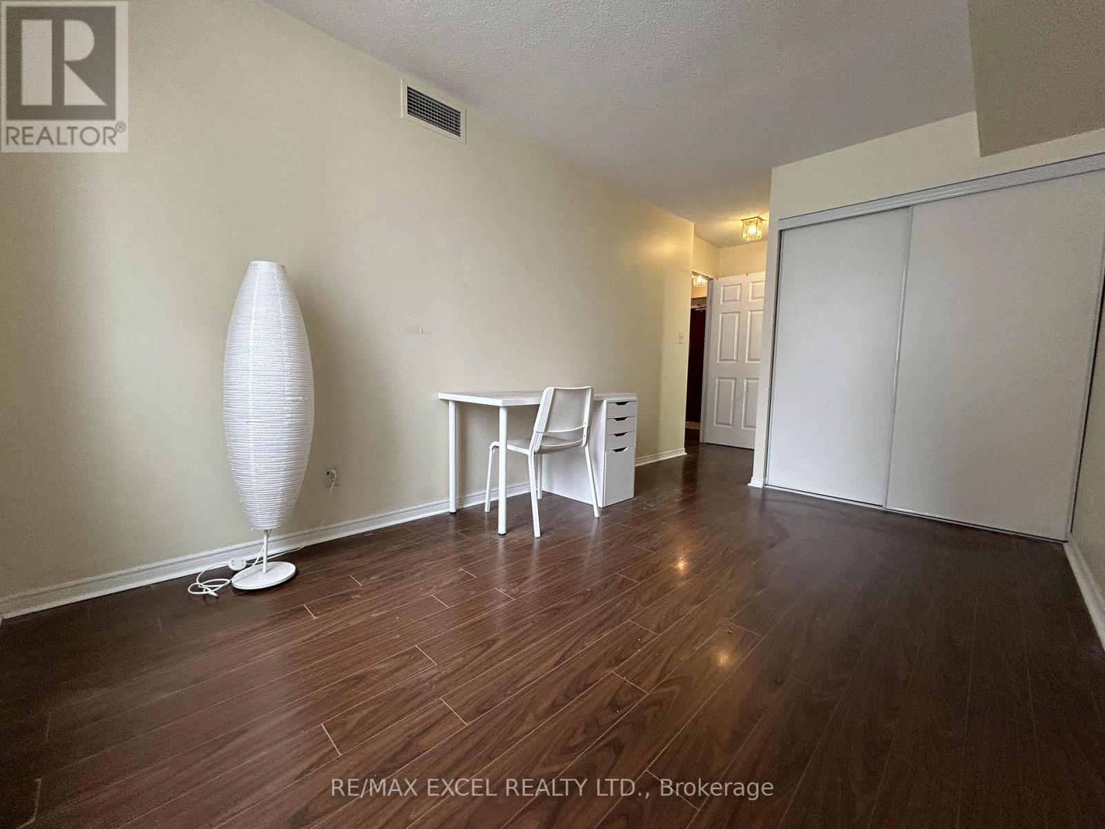 908 - 35 Empress Avenue, Toronto, Ontario  M2N 6T3 - Photo 5 - C12712976