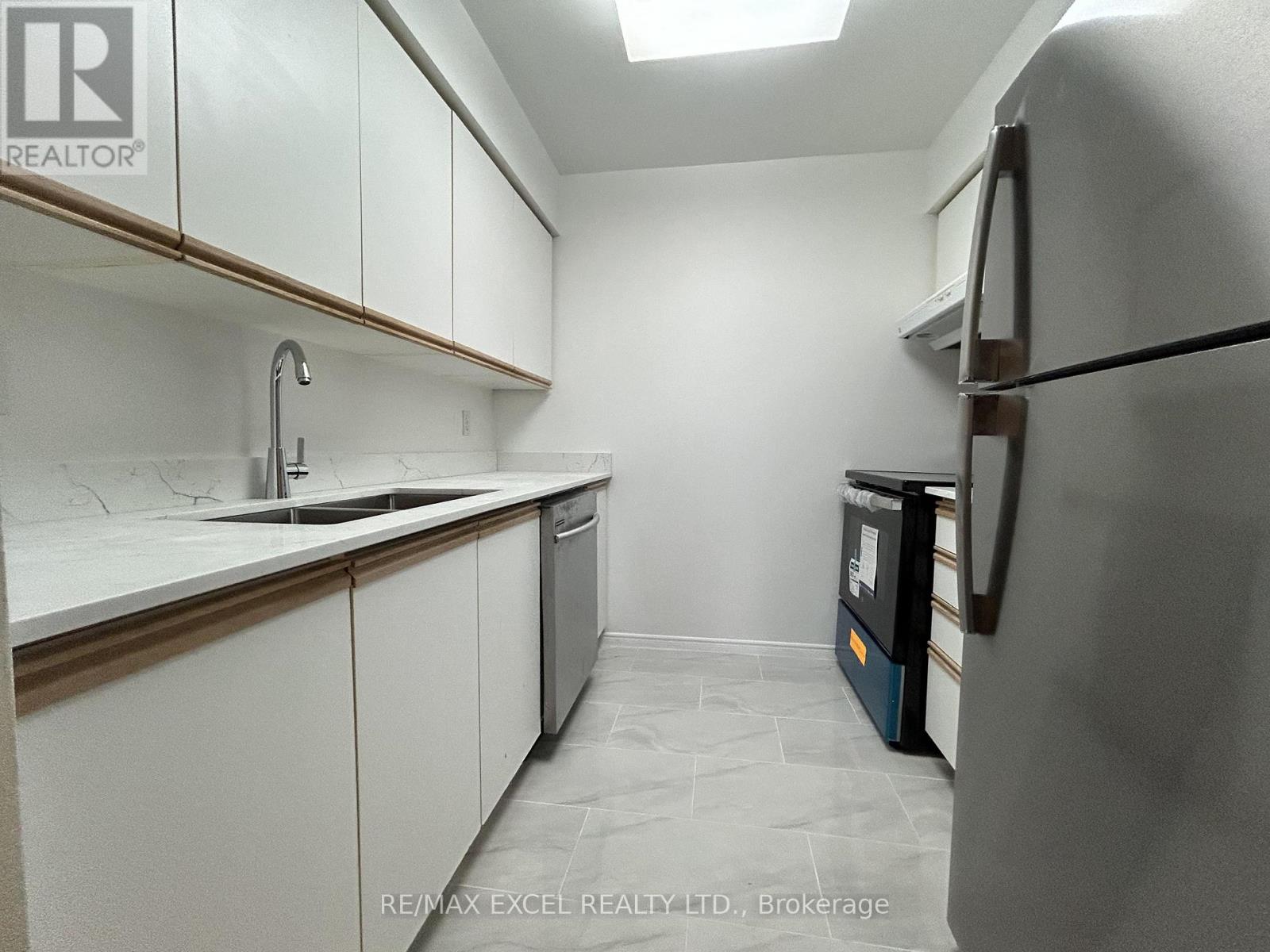 908 - 35 Empress Avenue, Toronto, Ontario  M2N 6T3 - Photo 4 - C12712976