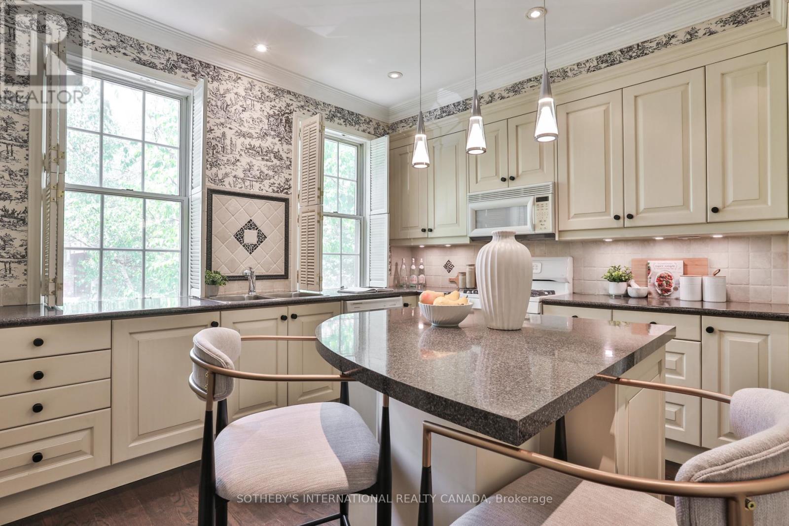 91 Glen Road, Toronto, Ontario  M4W 2V5 - Photo 18 - C12715240