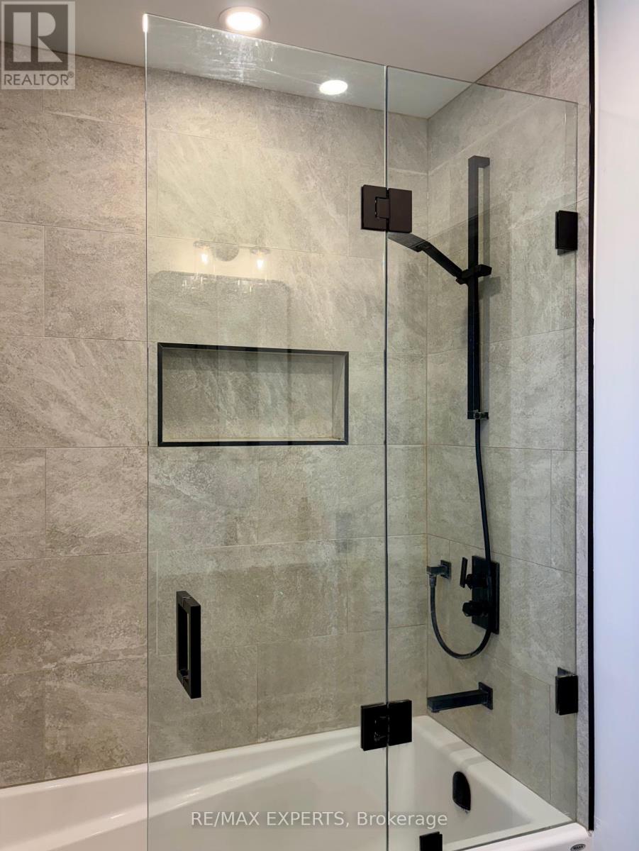 93 Stiver Drive, Newmarket, Ontario  L3Y 7W2 - Photo 25 - N12694330