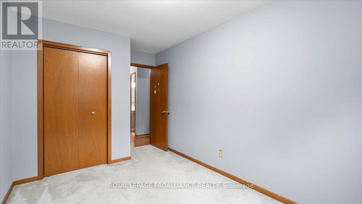 14 Connolly Avenue, Quinte West, Ontario  K8V 5T4 - Photo 13 - X12712746