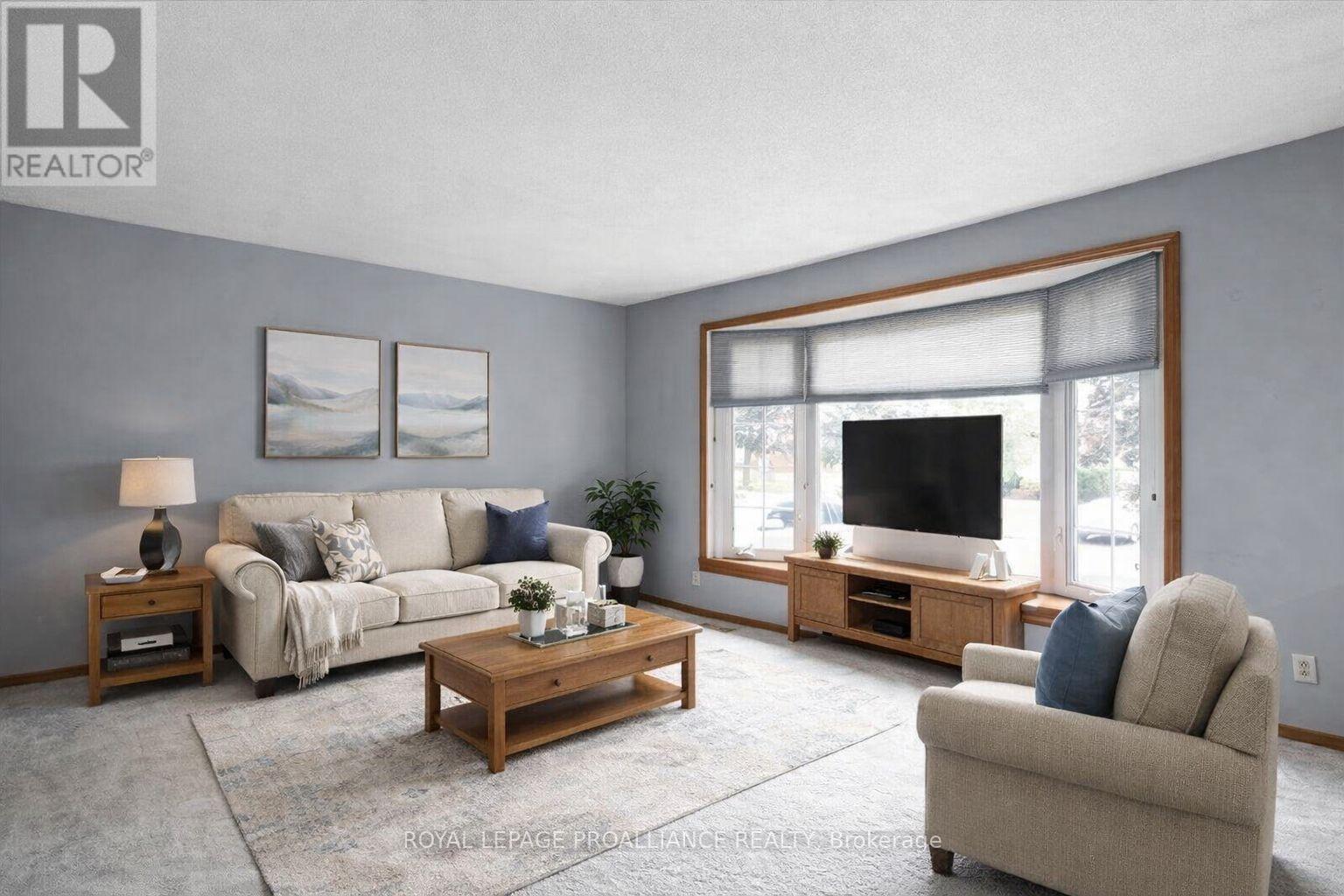 14 Connolly Avenue, Quinte West, Ontario  K8V 5T4 - Photo 5 - X12712746