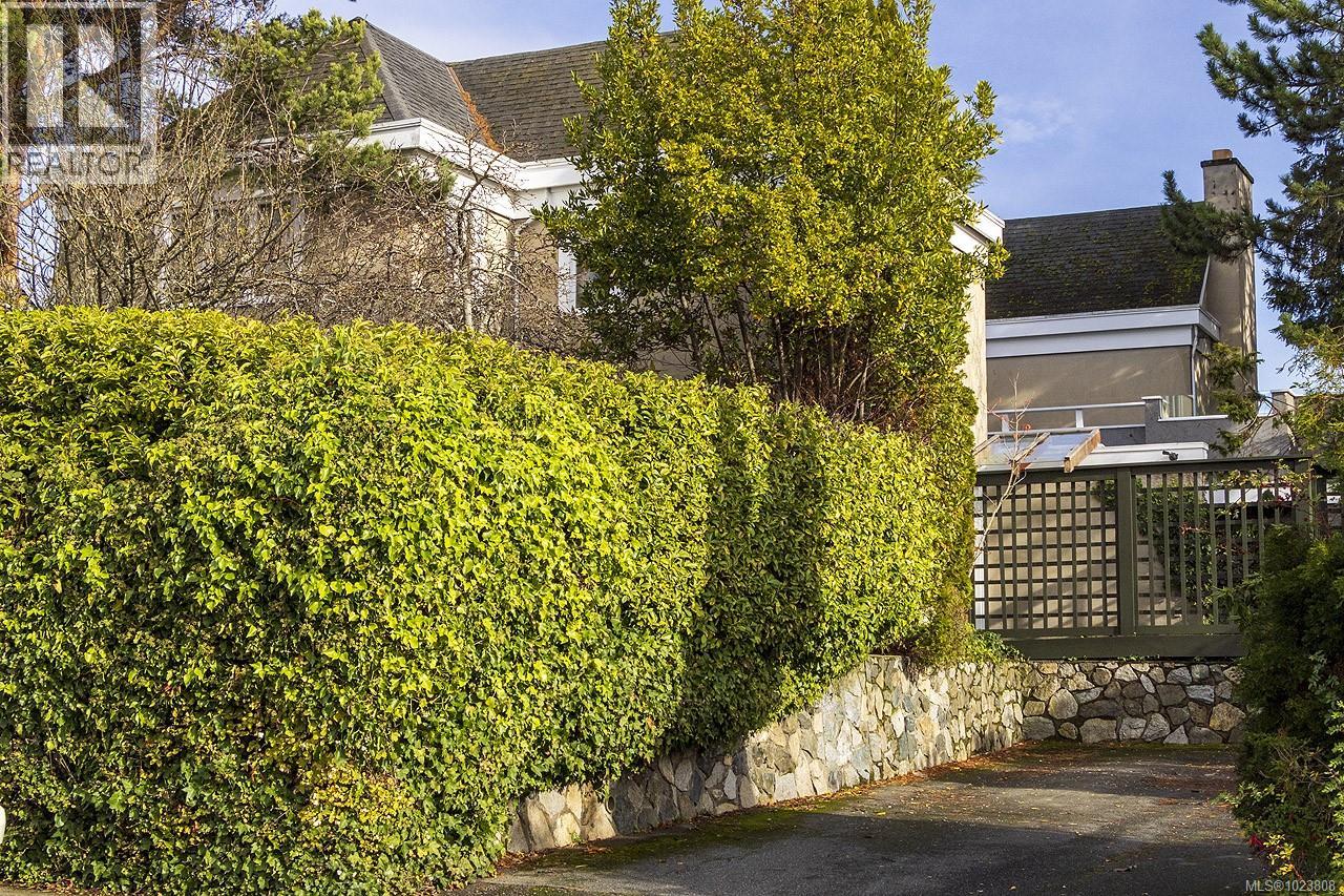 215 Mary St, Victoria, British Columbia  V9A 3V8 - Photo 10 - 1023808