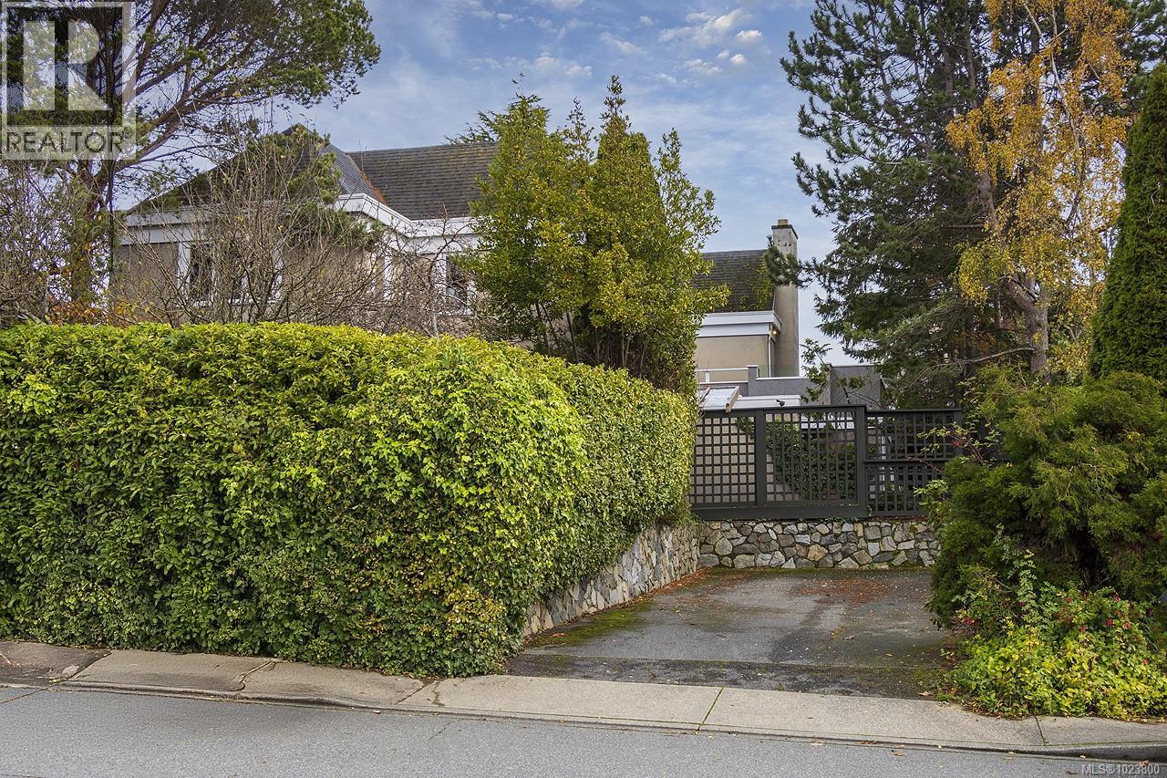 213 Mary St, Victoria, British Columbia  V9A 3V8 - Photo 1 - 1023800