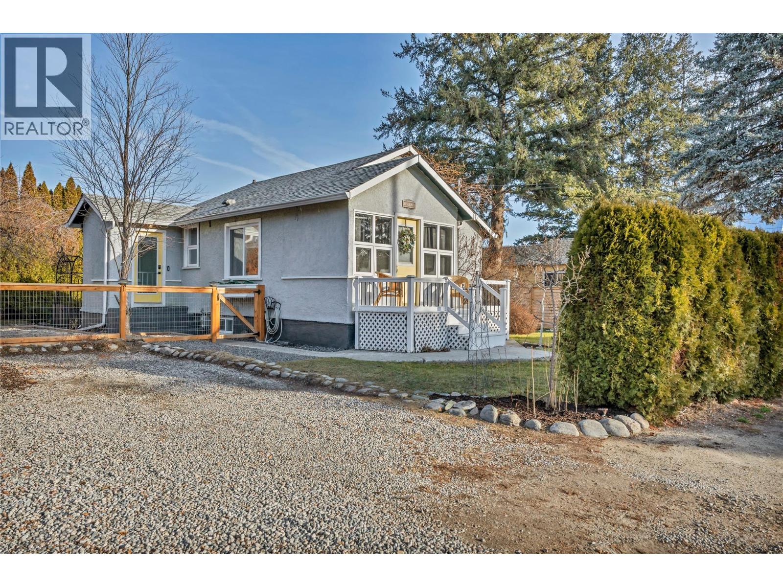 10120 Julia Street, Summerland, British Columbia  V0H 1Z5 - Photo 2 - 10373111