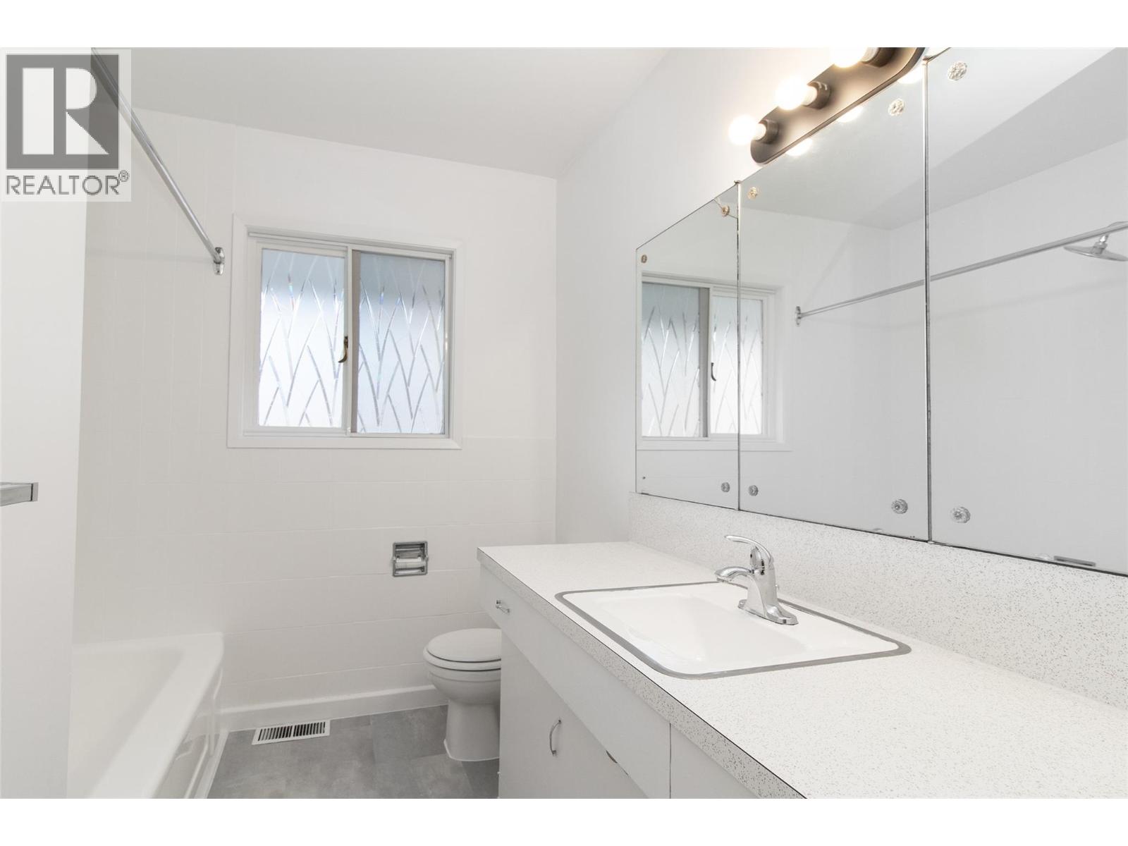 4829 Lakeshore Road, Kelowna, British Columbia  V1W 4H6 - Photo 20 - 10372995