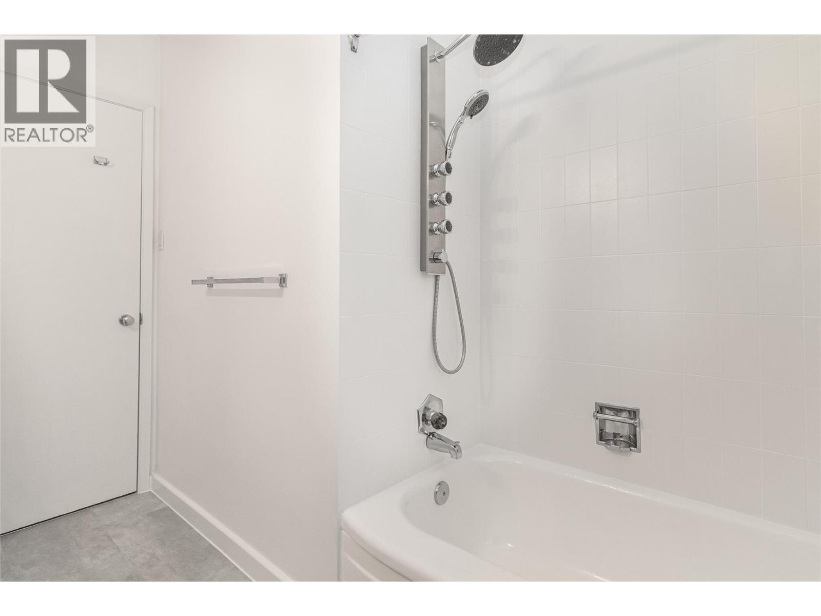 4829 Lakeshore Road, Kelowna, British Columbia  V1W 4H6 - Photo 23 - 10372995