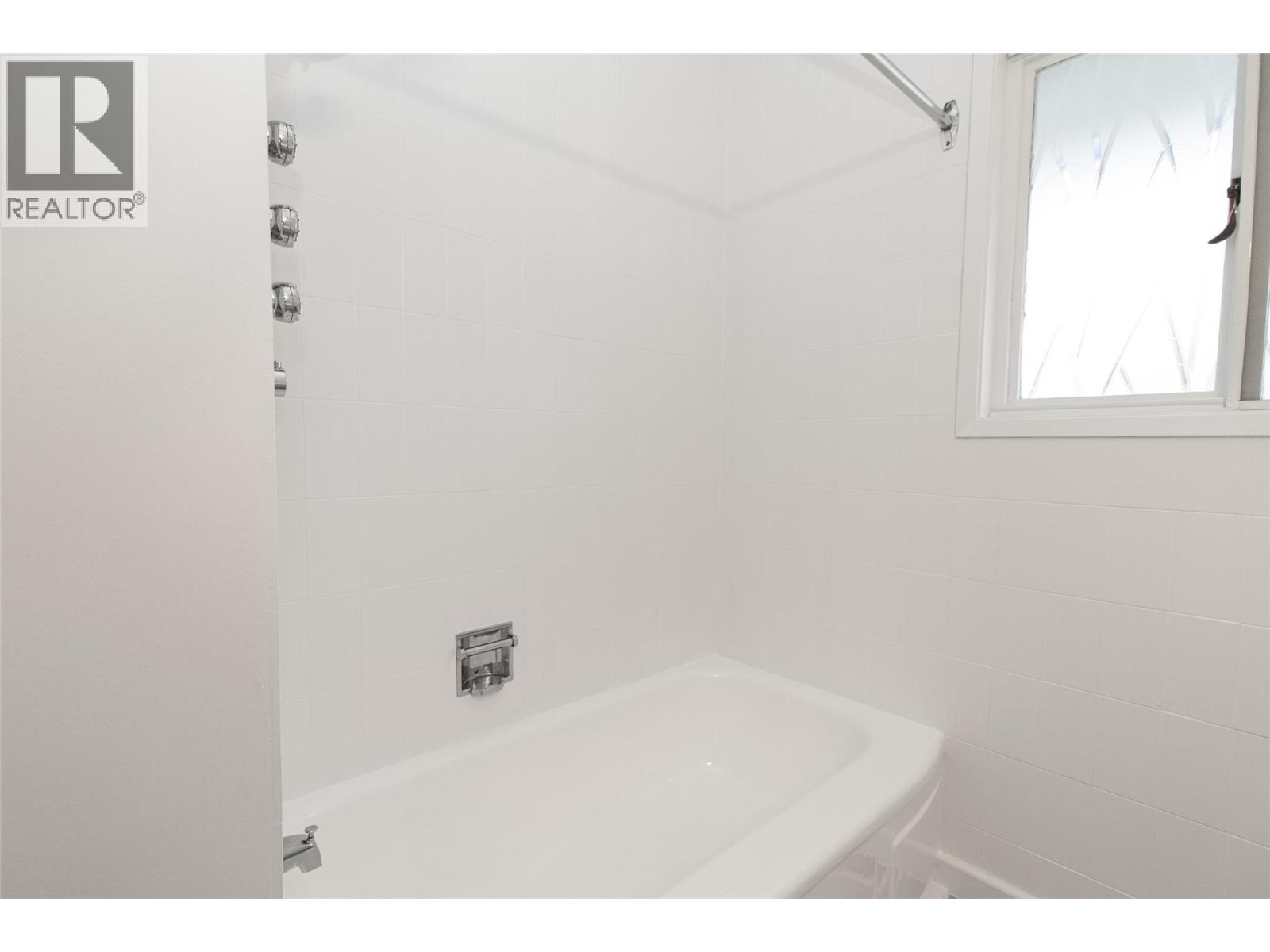 4829 Lakeshore Road, Kelowna, British Columbia  V1W 4H6 - Photo 22 - 10372995