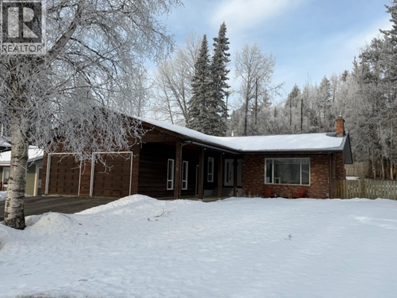 3039 Ridgeview Drive, Prince George, British Columbia  V2K 3T5 - Photo 1 - R3080821