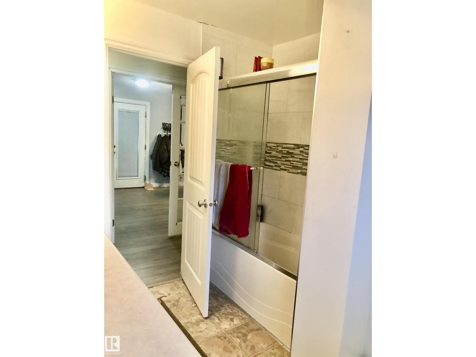 5230 47 Av, Vegreville, Alberta  T9C 1N2 - Photo 9 - E4470593