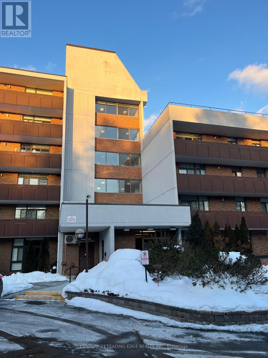 <div class="slider-price">$2,050 Monthly</div><p>5-111 - 50 Old Kingston Road, Toronto, Ontario</p>