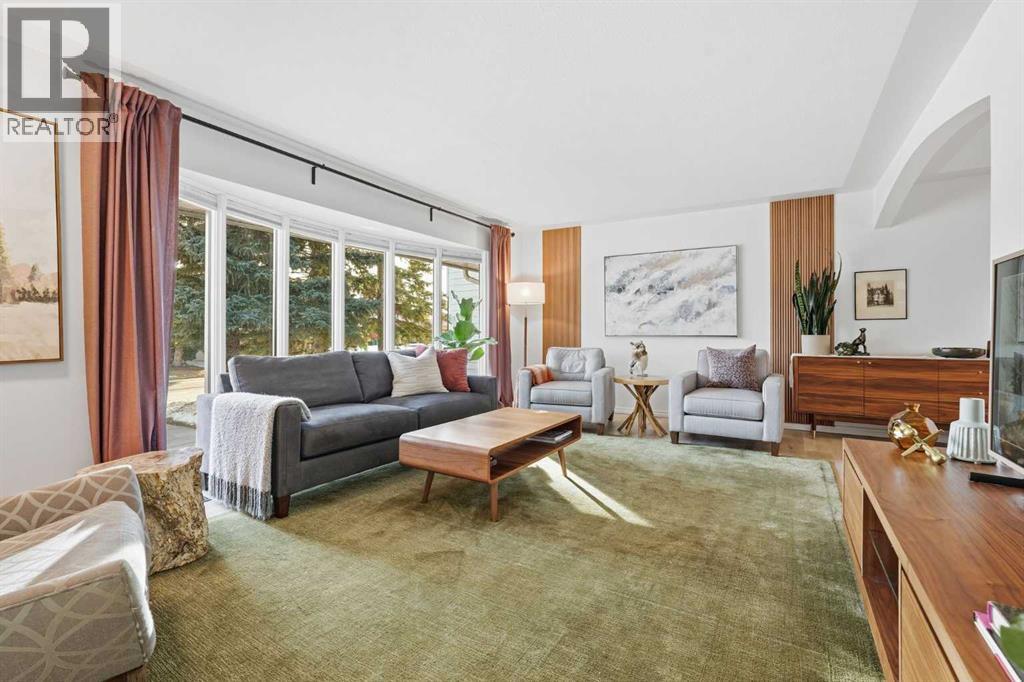 120 Canata Close Sw, Calgary, Alberta  T2W 1P7 - Photo 3 - A2280620