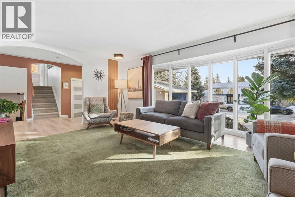 120 Canata Close Sw, Calgary, Alberta  T2W 1P7 - Photo 5 - A2280620