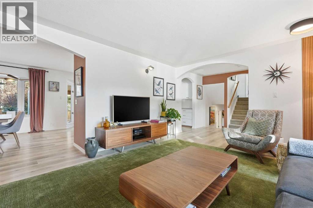 120 Canata Close Sw, Calgary, Alberta  T2W 1P7 - Photo 6 - A2280620