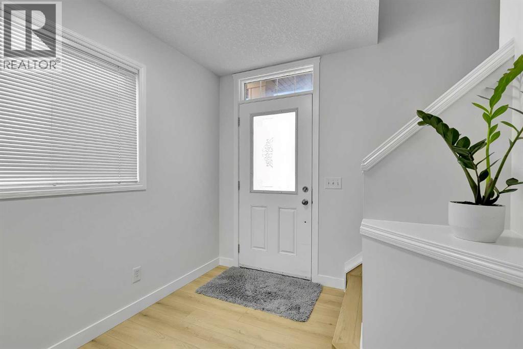 60 Saddlecrest Green Ne, Calgary, Alberta  T3J 5N5 - Photo 3 - A2280623