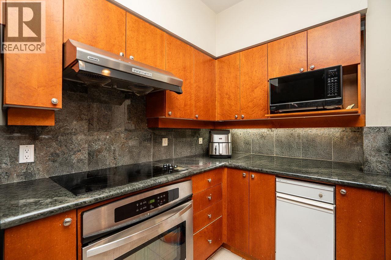 122 1228 Marinaside Crescent, Vancouver, British Columbia  V6Z 2W4 - Photo 8 - R3081565