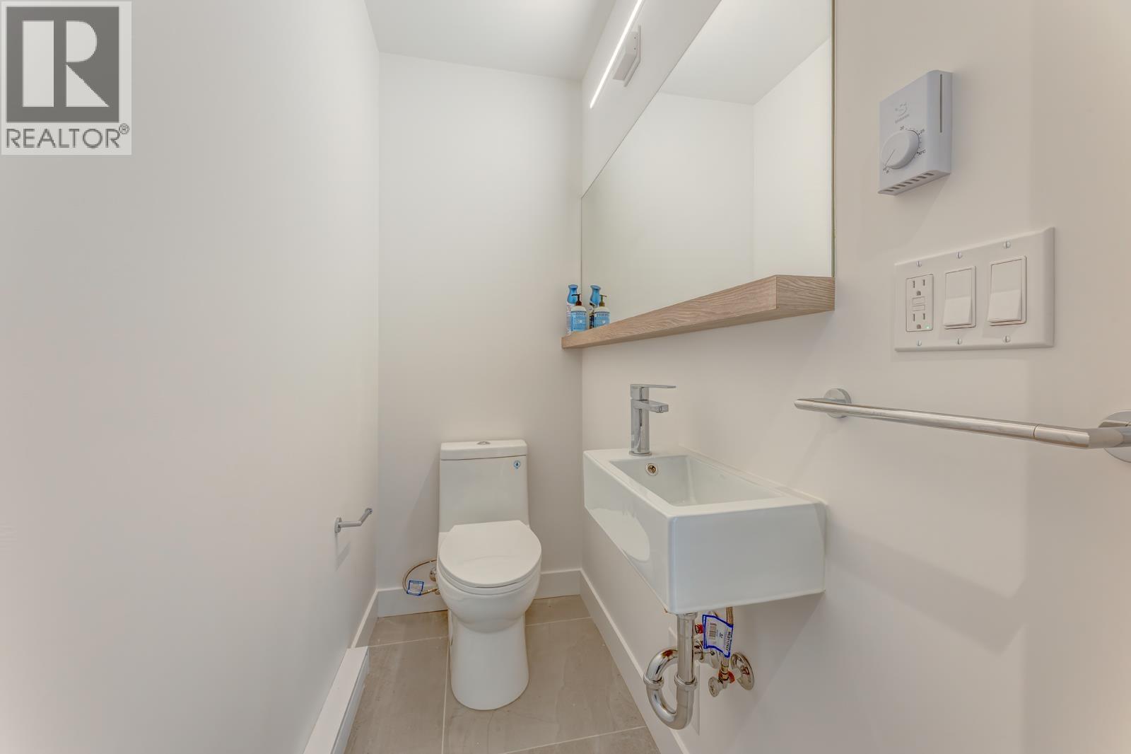 120 3421 Queenston Avenue, Coquitlam, British Columbia  V3E 0V9 - Photo 8 - R3081581