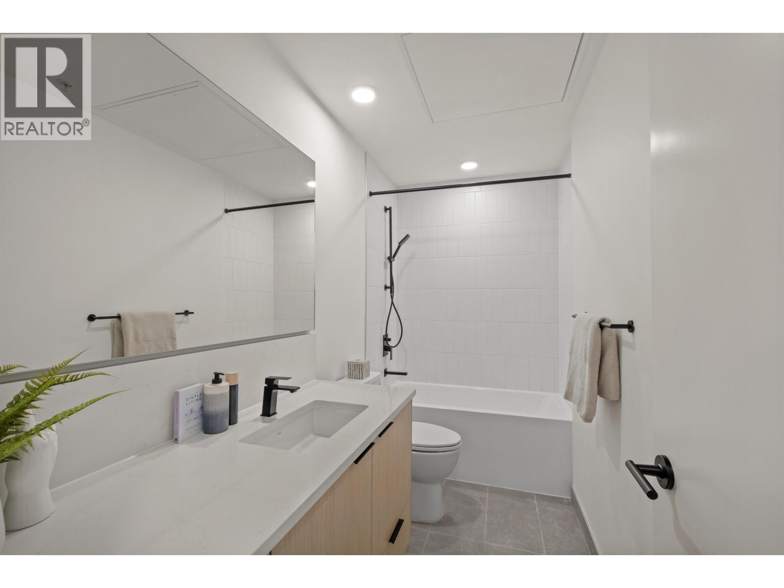 103 333 St. Davids Avenue, North Vancouver, British Columbia  V7L 3N7 - Photo 12 - R3081589