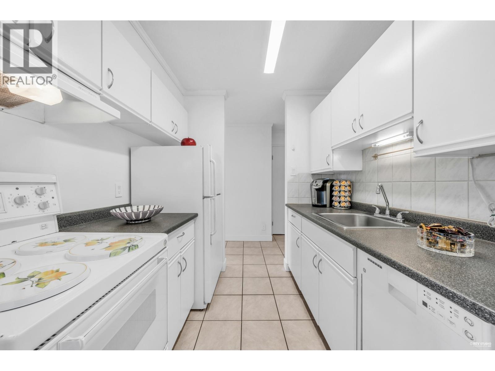 1812 2016 Fullerton Avenue, North Vancouver, British Columbia  V7P 3E6 - Photo 12 - R3081595