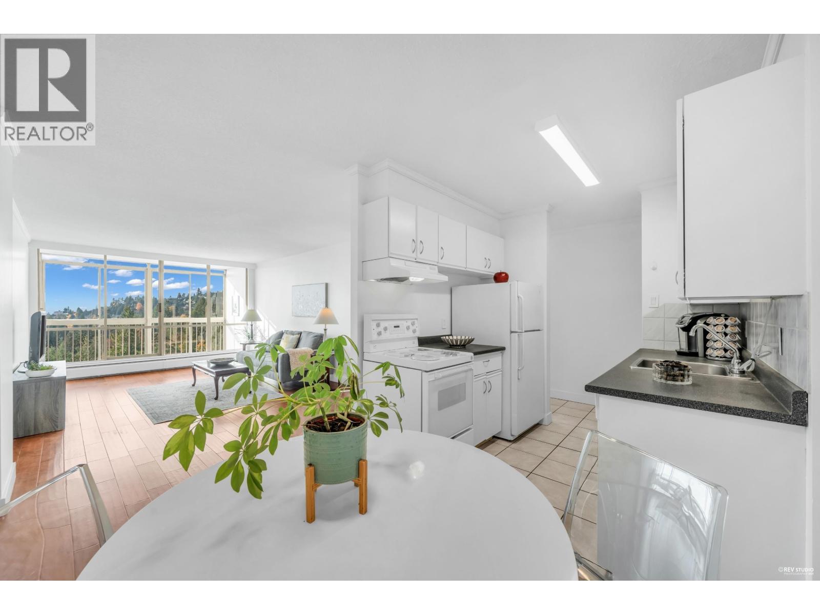 1812 2016 Fullerton Avenue, North Vancouver, British Columbia  V7P 3E6 - Photo 9 - R3081595