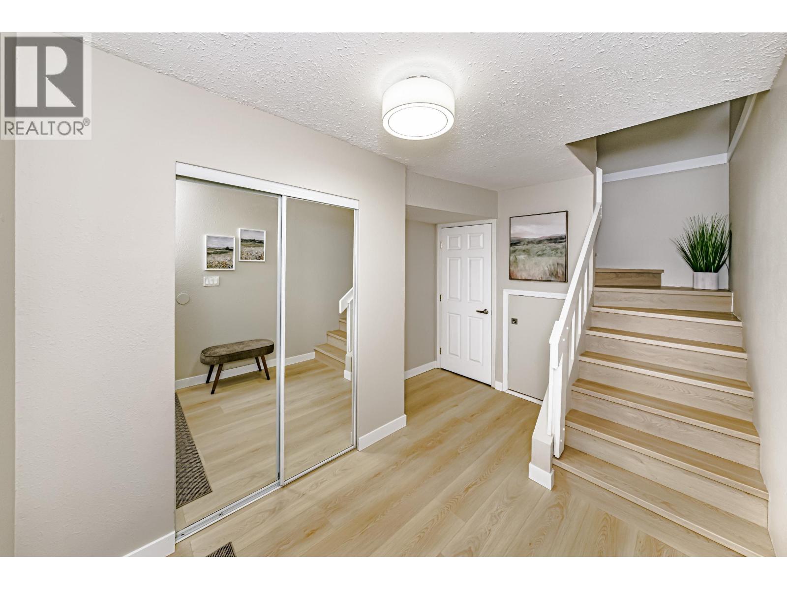 1436 Pitt River Road, Port Coquitlam, British Columbia  V3C 1N7 - Photo 3 - R3081602