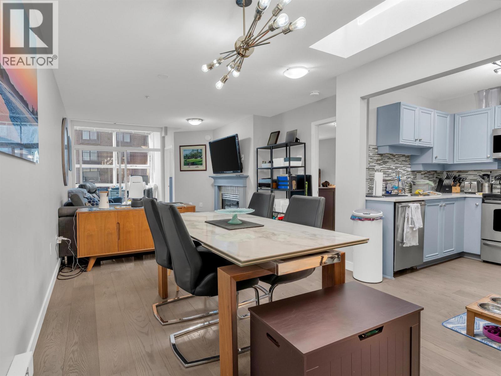 403 2929 W 4TH AVENUE, Vancouver, British Columbia