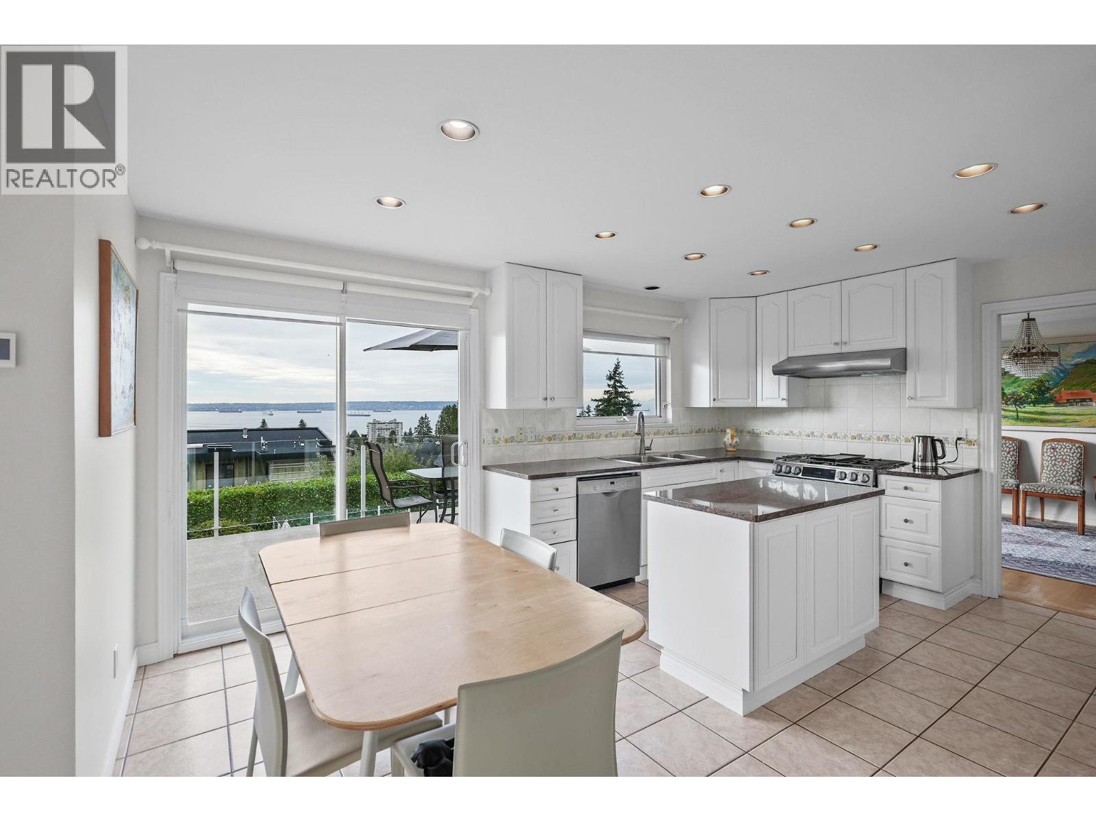 2316 Nelson Avenue, West Vancouver, British Columbia  V7V 2R2 - Photo 16 - R3081616