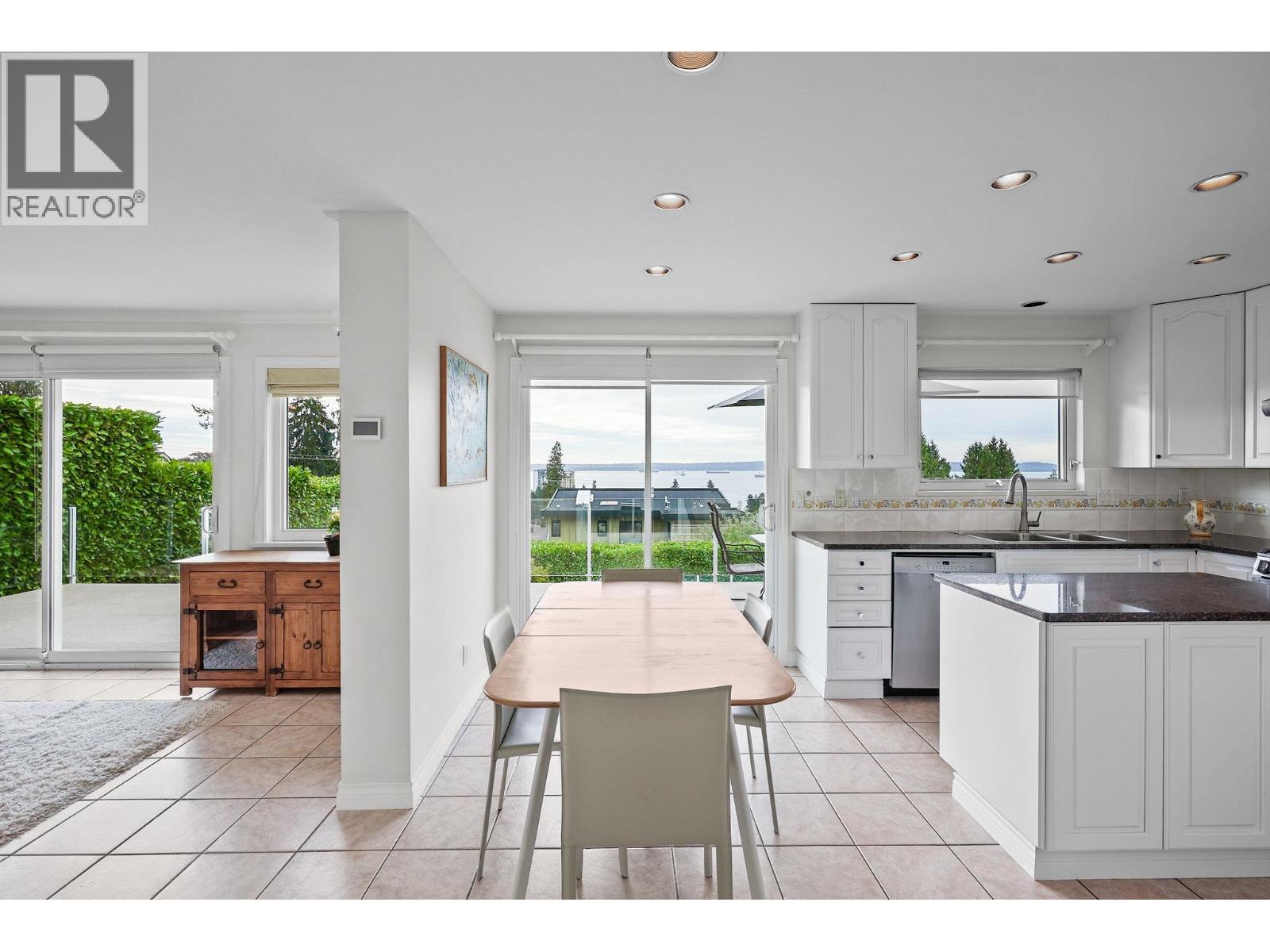 2316 Nelson Avenue, West Vancouver, British Columbia  V7V 2R2 - Photo 18 - R3081616