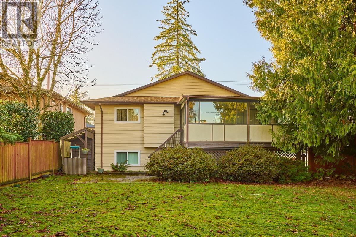 685 Porter Street, Coquitlam, British Columbia  V3J 5B2 - Photo 4 - R3080834