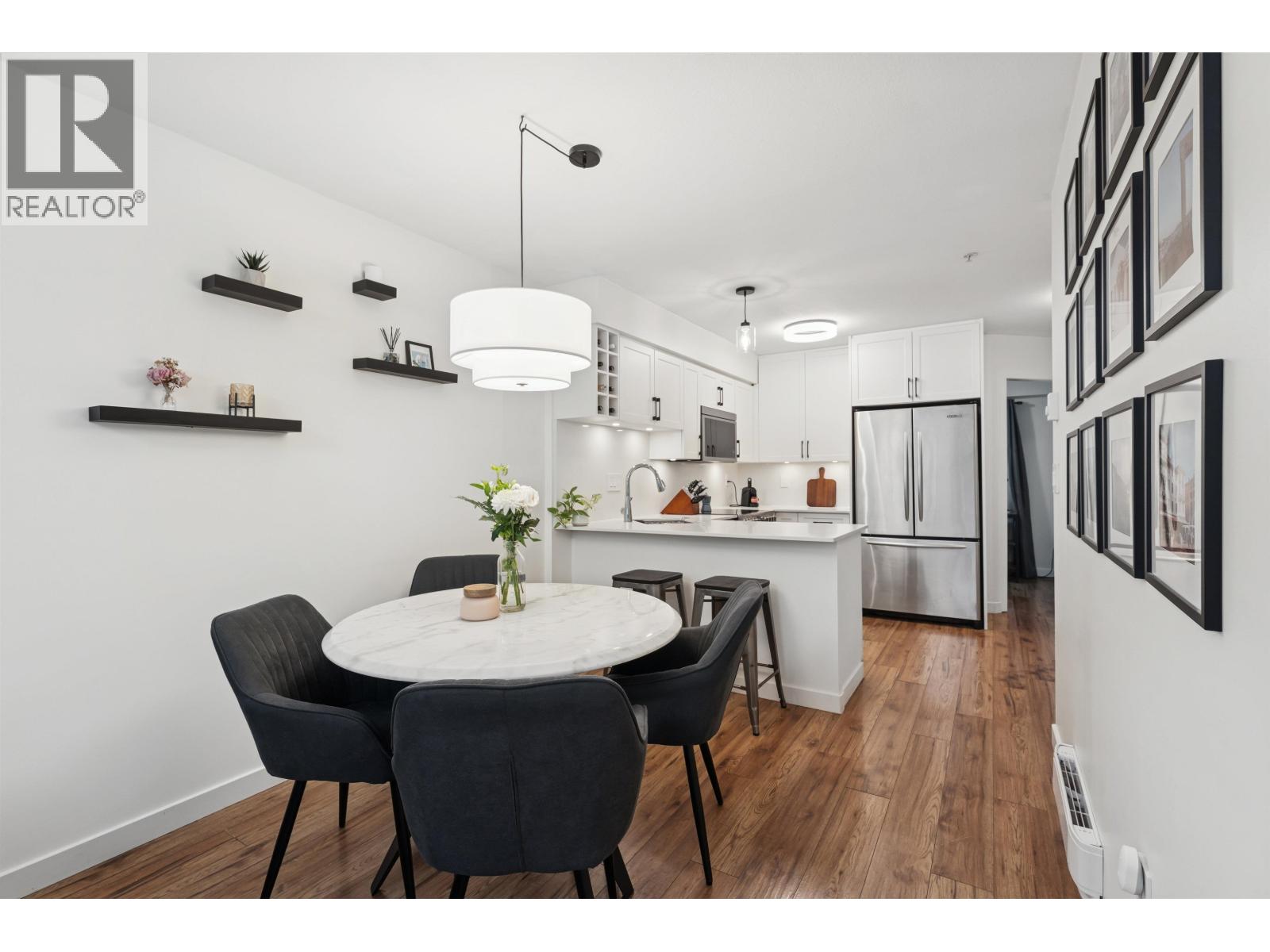 C3 332 Lonsdale Avenue, North Vancouver, British Columbia  V7M 3M5 - Photo 4 - R3080555