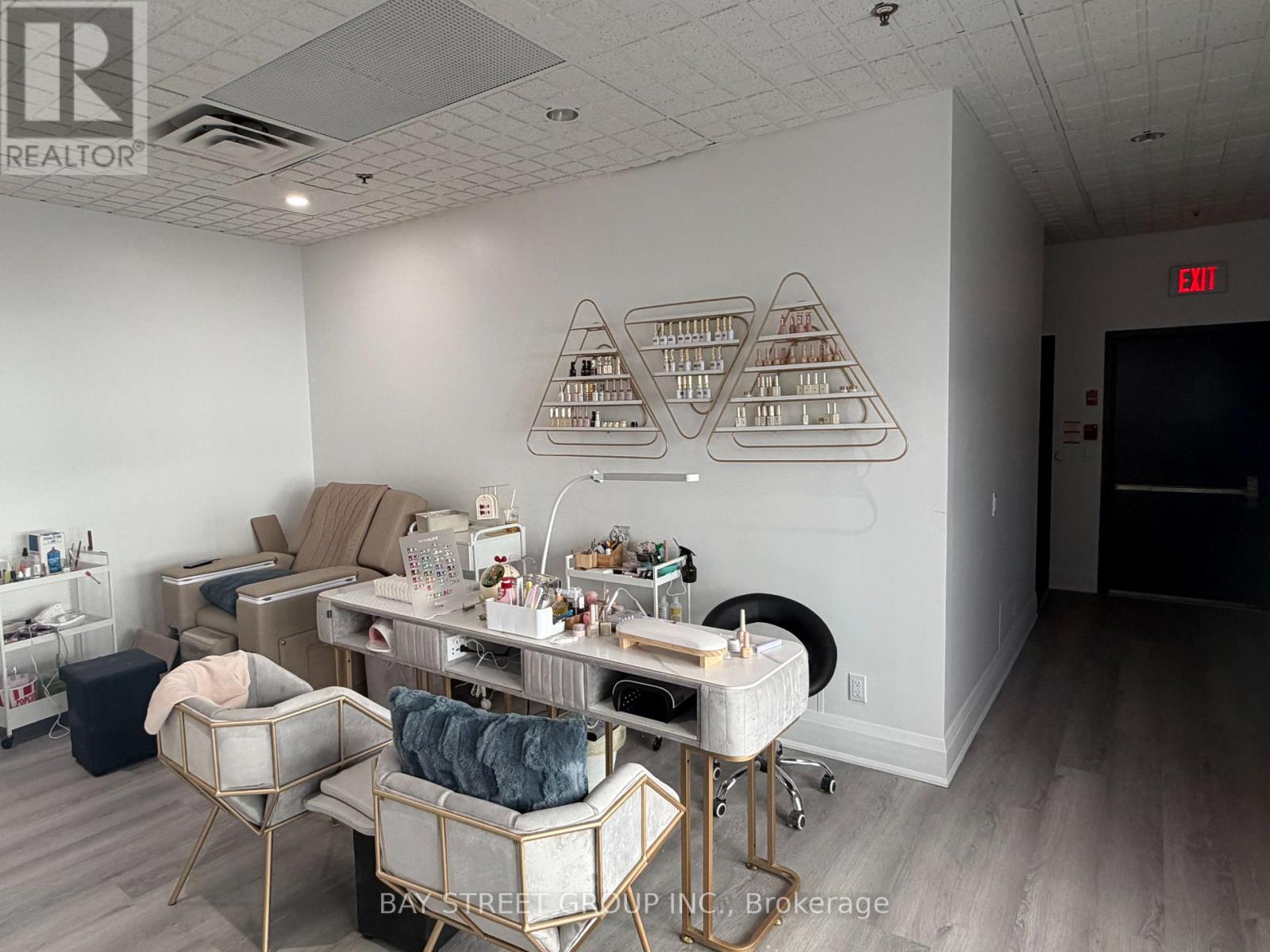 2nd Flr - 266 Spadina Avenue, Toronto, Ontario  M5T 2E4 - Photo 5 - C12715422