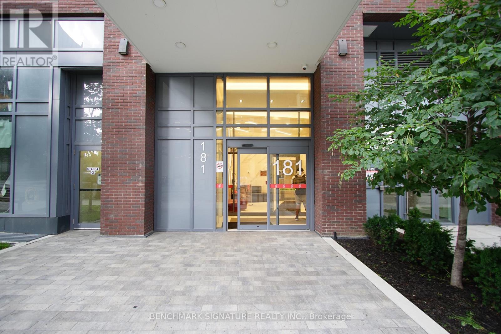 904 - 181 Huron Street, Toronto, Ontario  M5T 0C1 - Photo 2 - C12715430