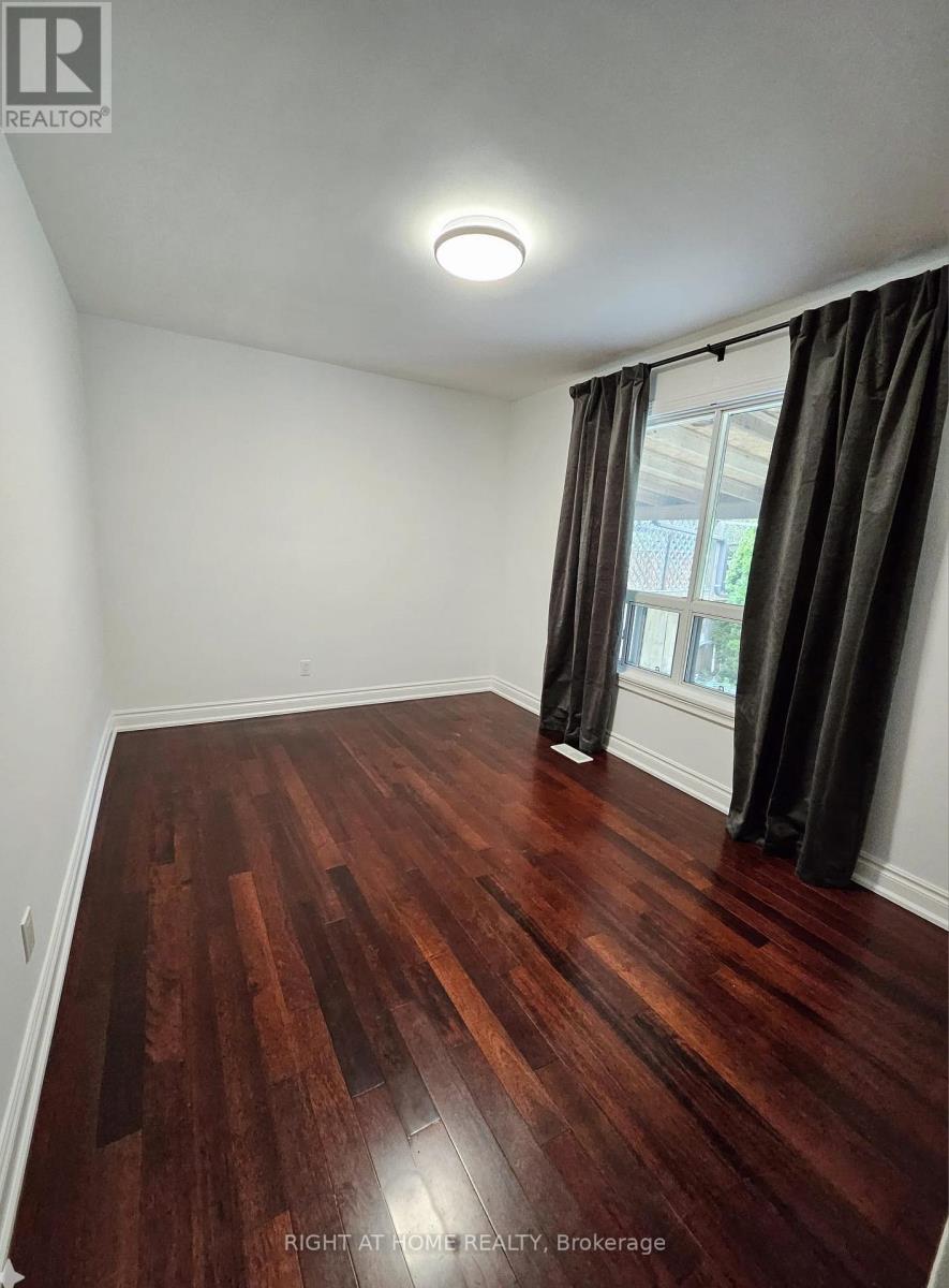 96 Rockport Crescent, Richmond Hill, Ontario  L4C 2L8 - Photo 11 - N12715410