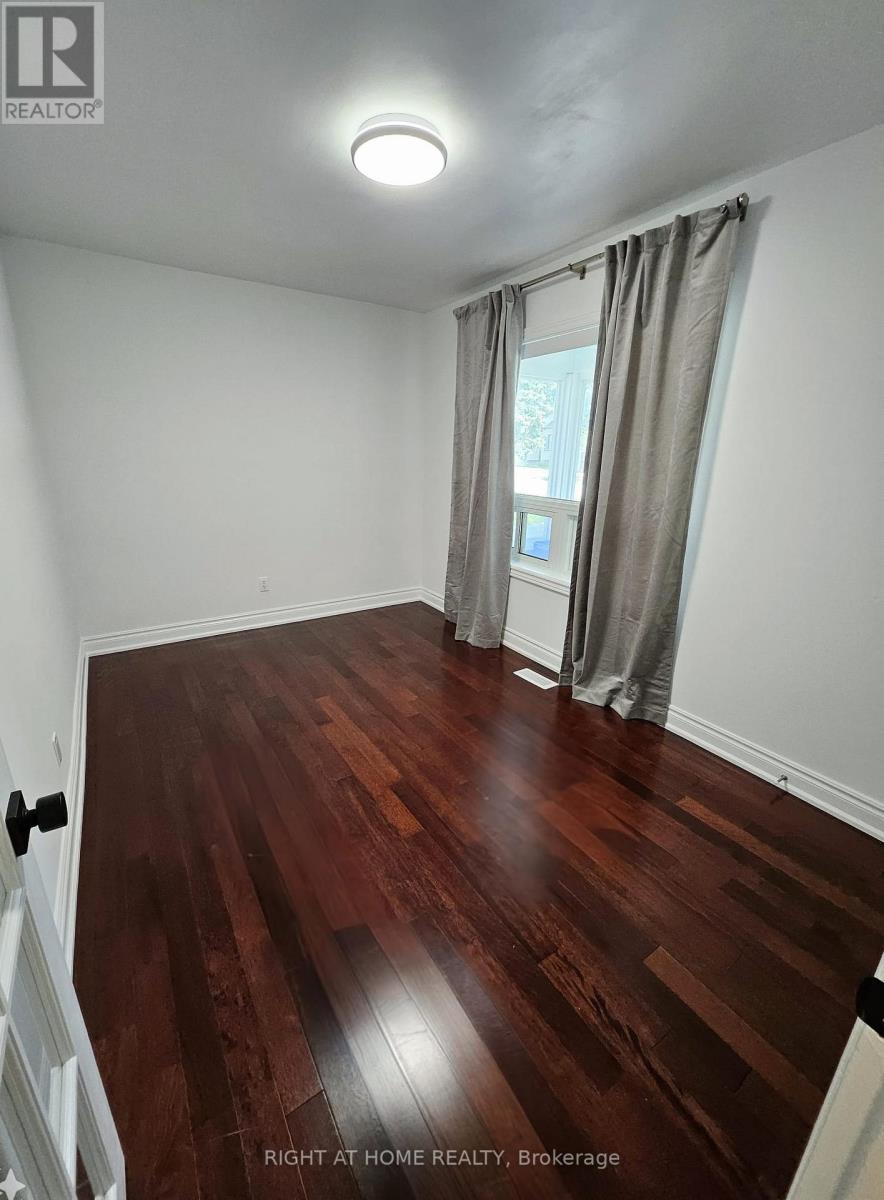 96 Rockport Crescent, Richmond Hill, Ontario  L4C 2L8 - Photo 9 - N12715410