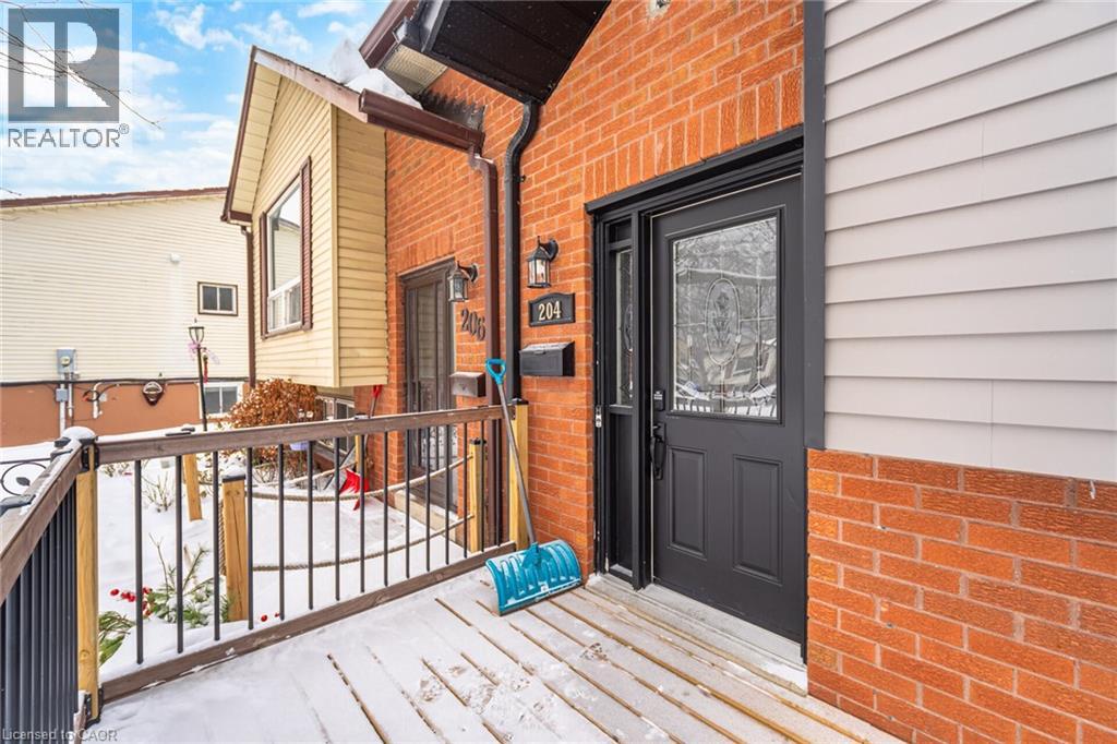 204 Medina Court, Oshawa, Ontario  L1J 7E1 - Photo 3 - 40799641