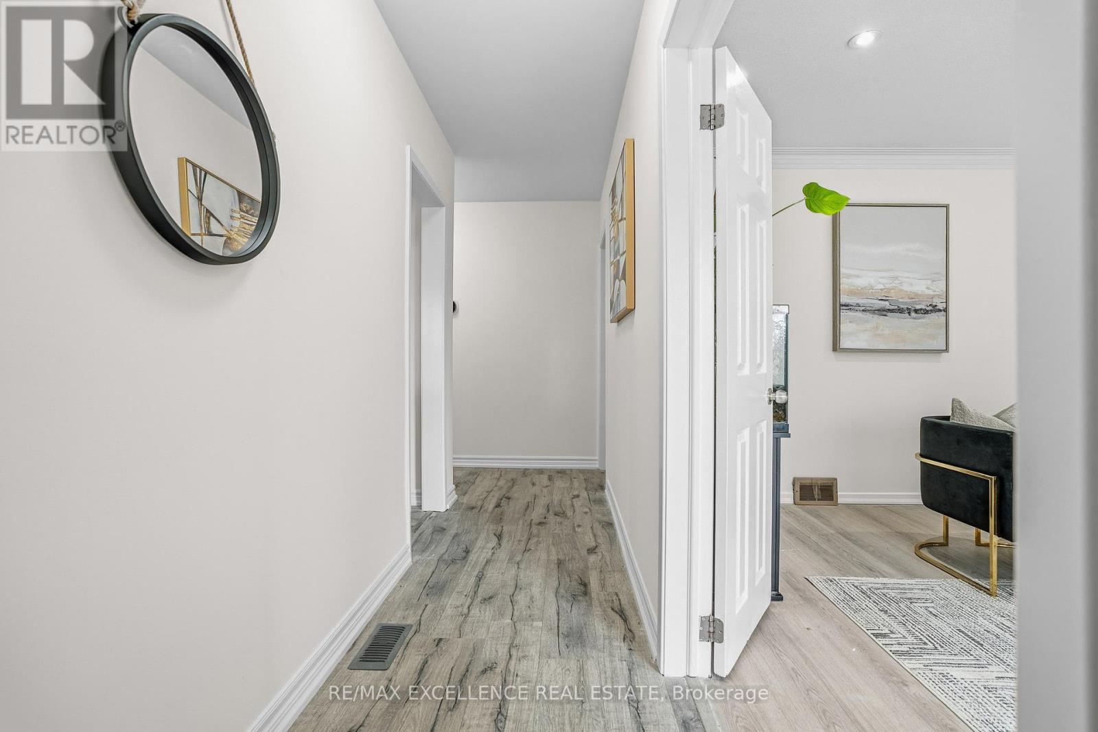 45 Stevenson Road N, Oshawa, Ontario  L1J 5M4 - Photo 2 - E12715436