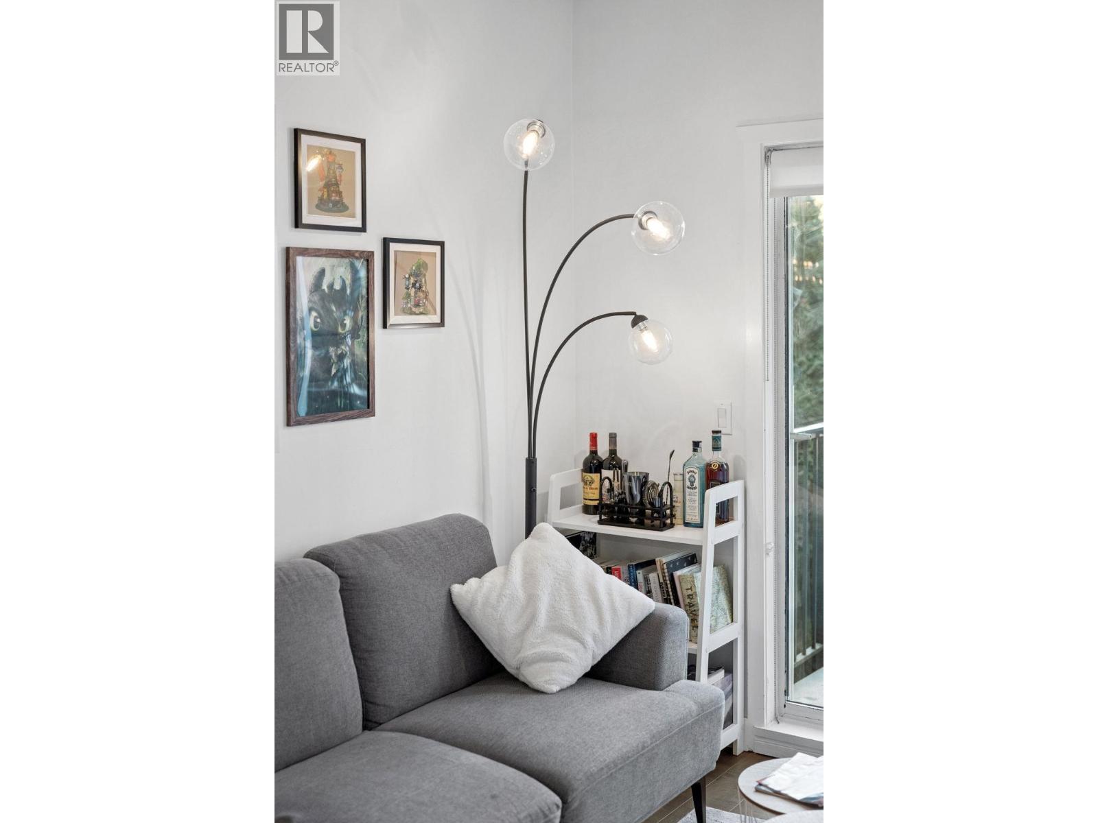 37 730 Farrow Street, Coquitlam, British Columbia  V3J 7Y7 - Photo 3 - R3081228