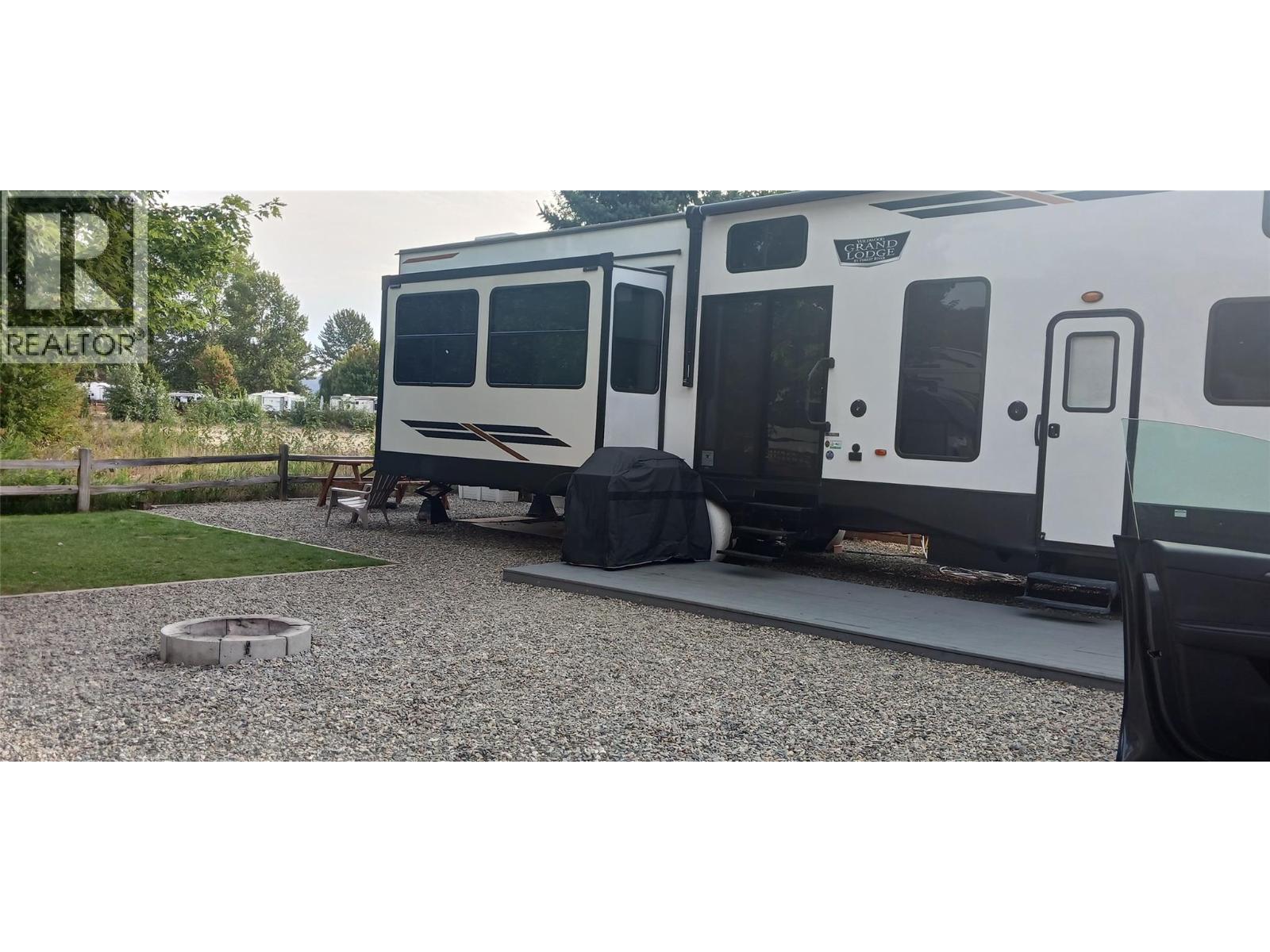 Marina Way Unit# 11, Lee Creek, British Columbia  V0E 1M4 - Photo 3 - 10373127