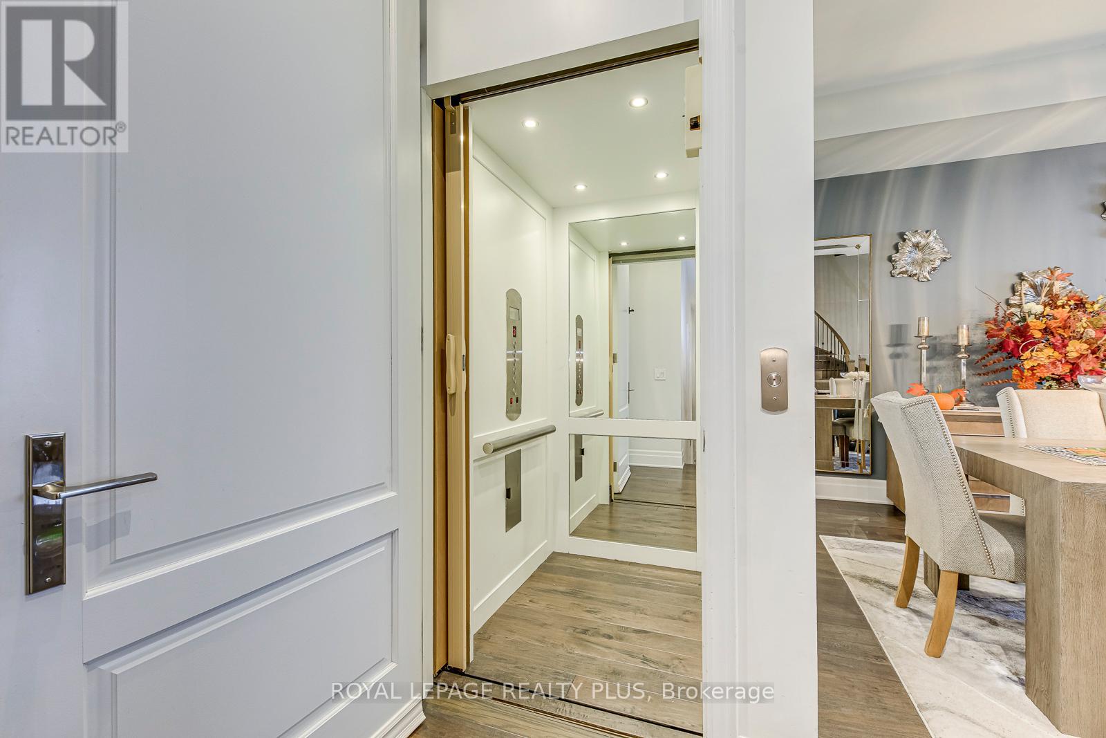 221 Hanover Street, Oakville, Ontario  L6K 0G9 - Photo 22 - W12715434