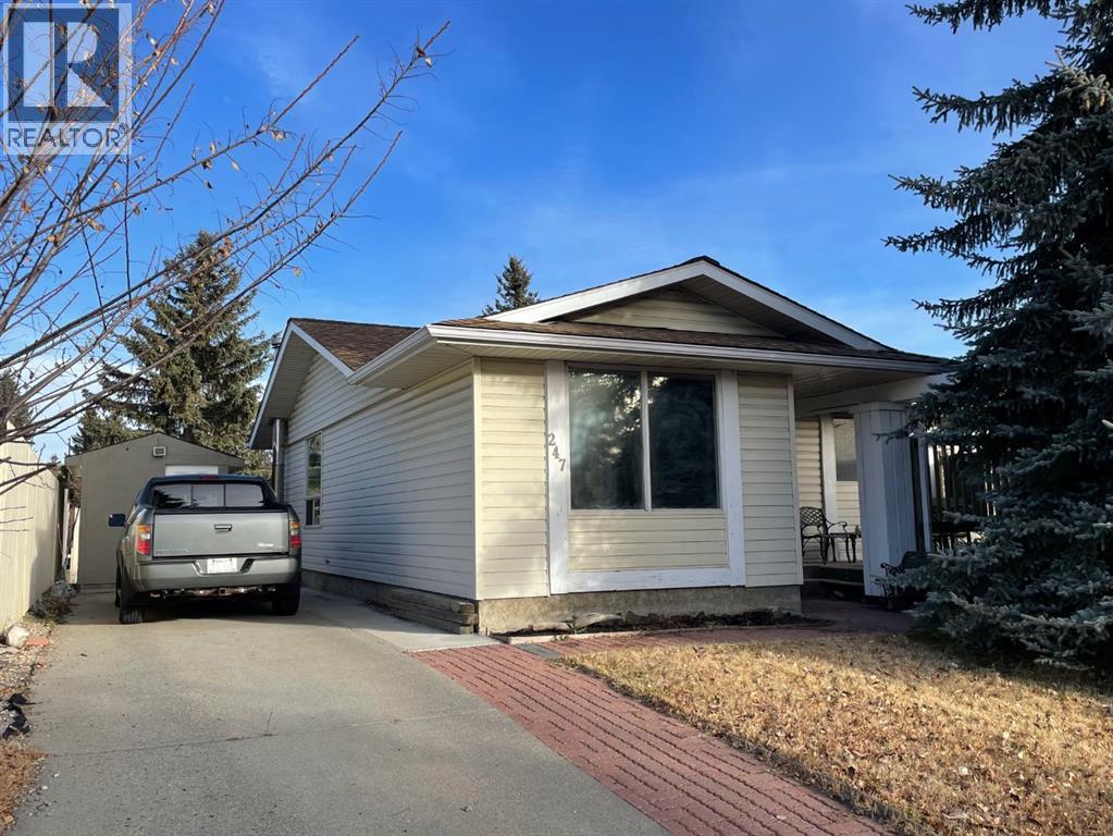 247 Bracewood Road Sw, Calgary, Alberta  T3C 0C2 - Photo 1 - A2270469