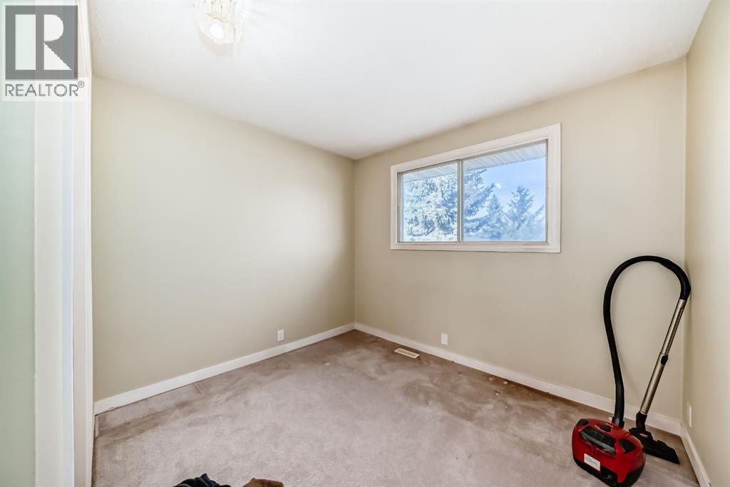 247 Bracewood Road Sw, Calgary, Alberta  T3C 0C2 - Photo 18 - A2270469