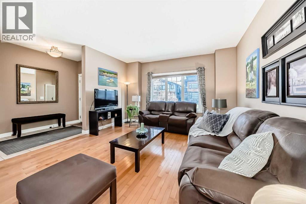 3921 1 Street Nw, Calgary, Alberta  T2K 0X2 - Photo 3 - A2280466