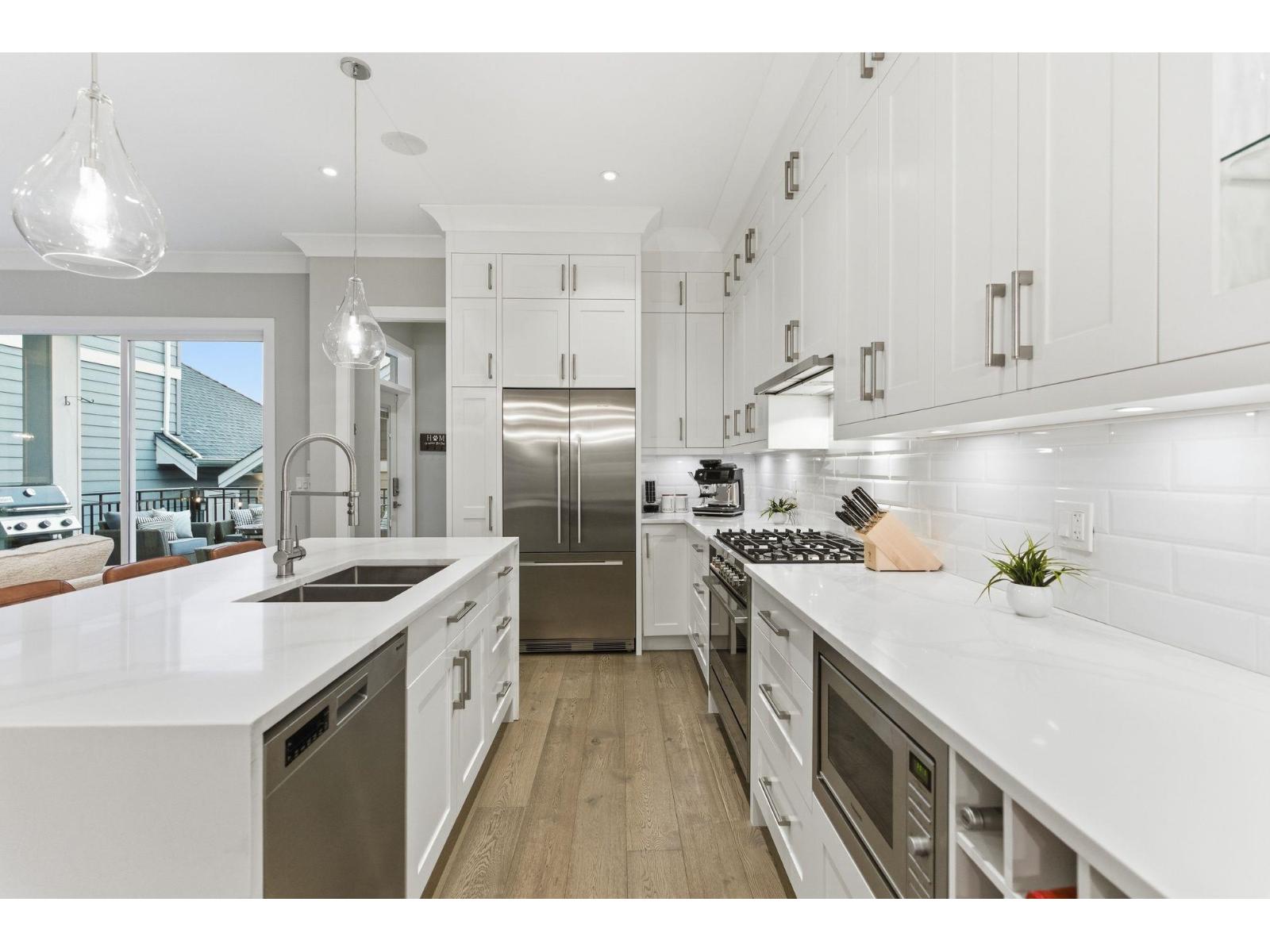 15786 23b Avenue, Surrey, British Columbia  V4A 9Y4 - Photo 3 - R3080493