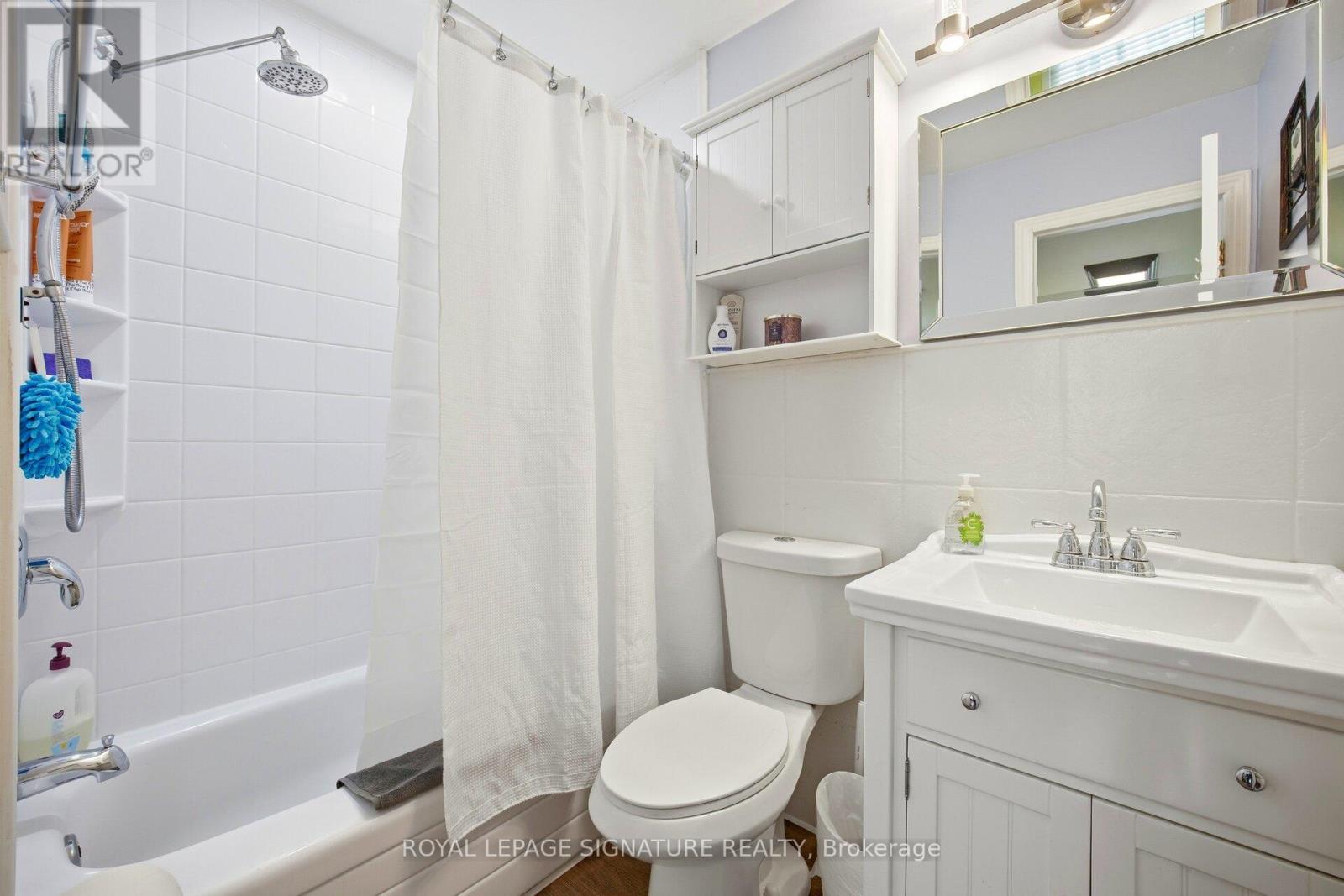 204 Medina Court, Oshawa, Ontario  L1J 7E1 - Photo 15 - E12713500