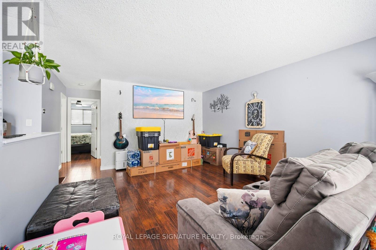 204 Medina Court, Oshawa, Ontario  L1J 7E1 - Photo 9 - E12713500