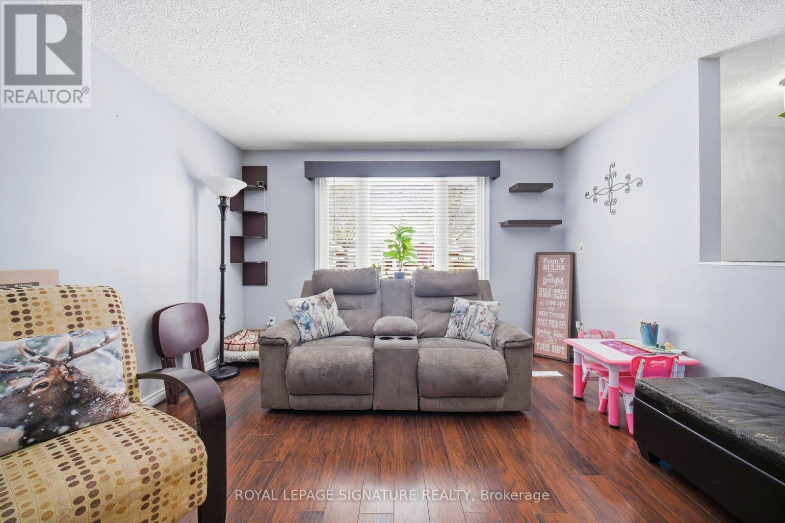 204 Medina Court, Oshawa, Ontario  L1J 7E1 - Photo 6 - E12713500