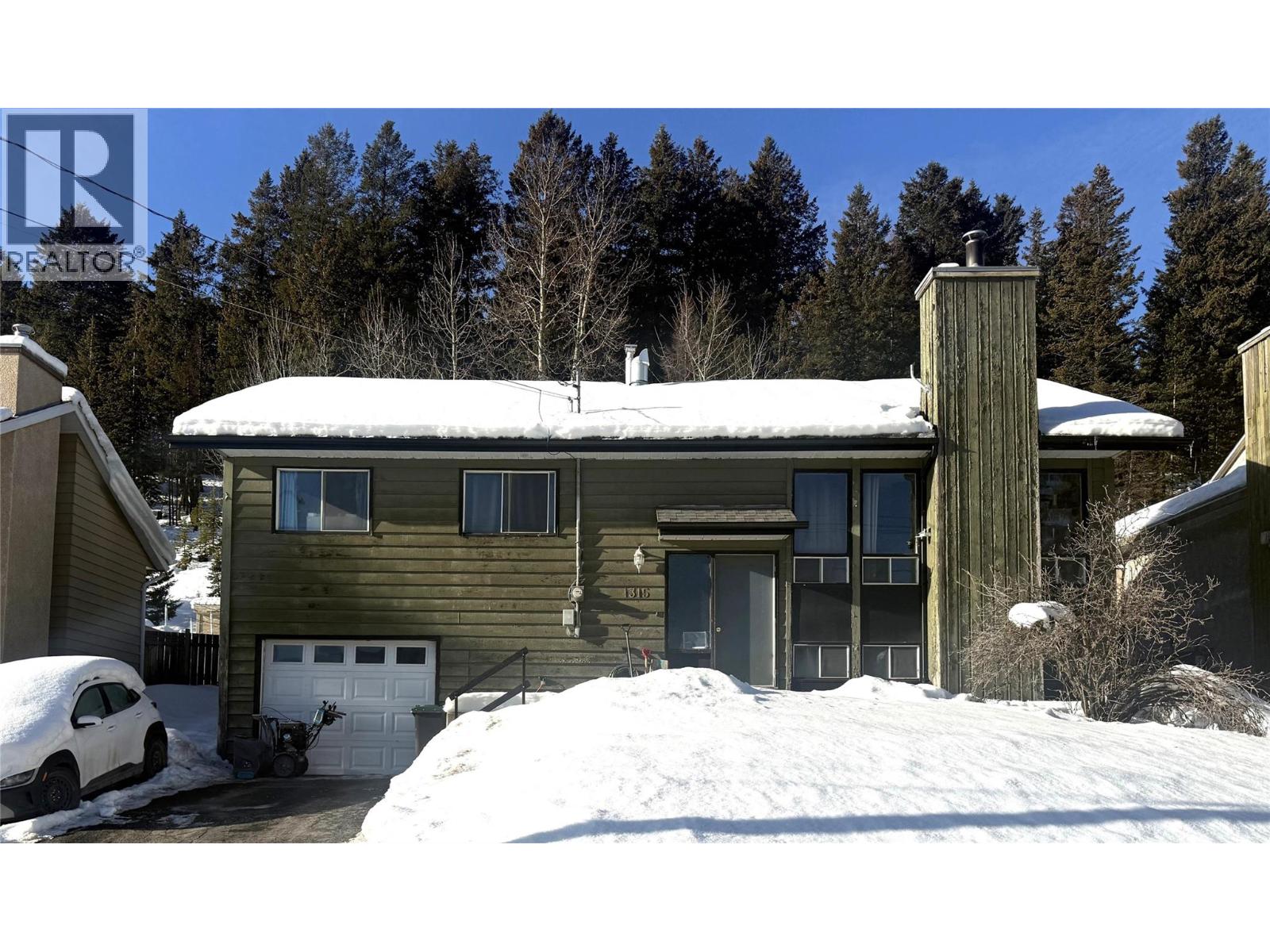 1315 Alpine Drive, Elkford, British Columbia  V0B 1H0 - Photo 1 - 10373048