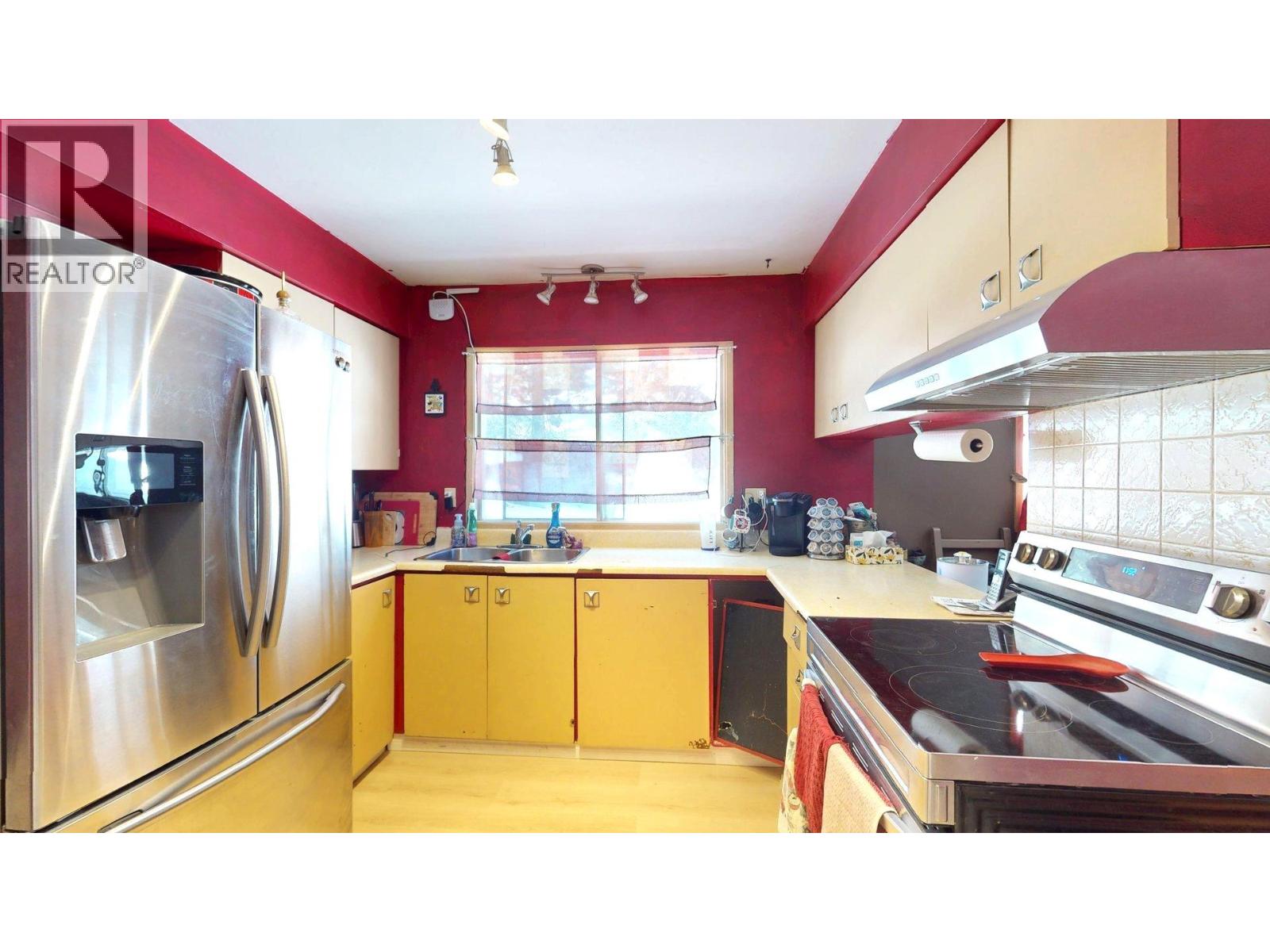 1315 Alpine Drive, Elkford, British Columbia  V0B 1H0 - Photo 9 - 10373048