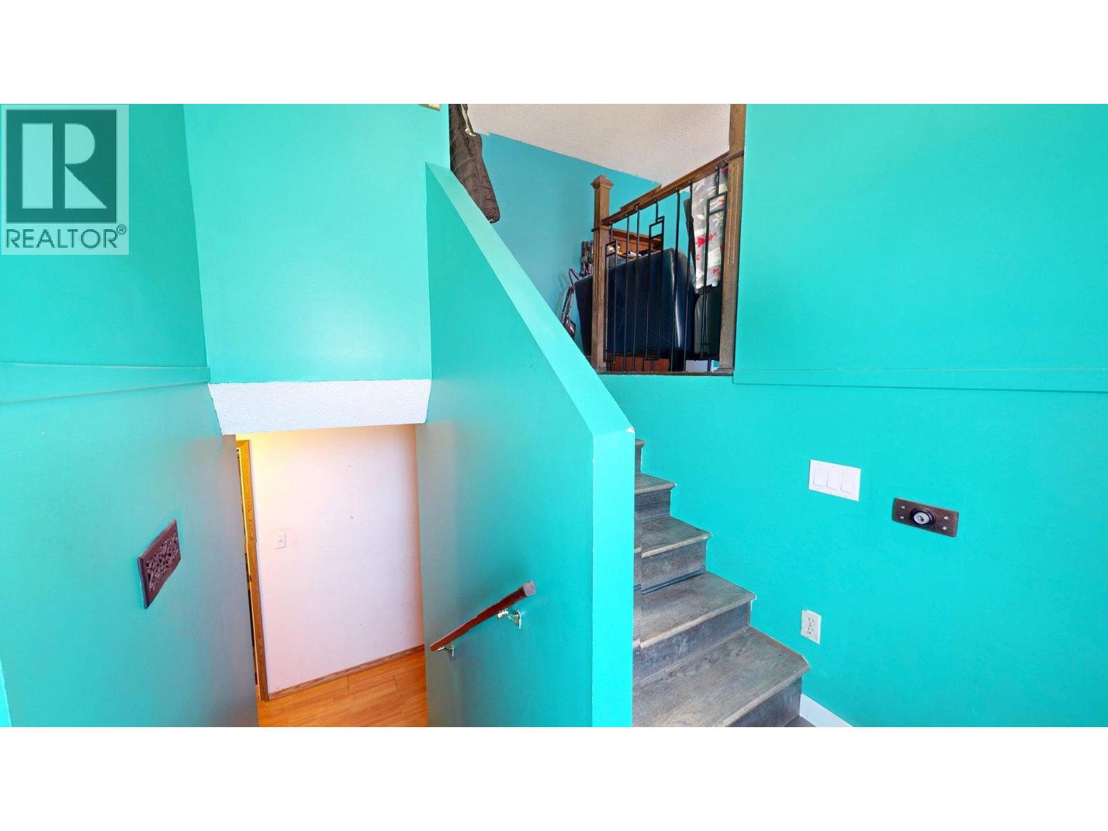 1315 Alpine Drive, Elkford, British Columbia  V0B 1H0 - Photo 23 - 10373048